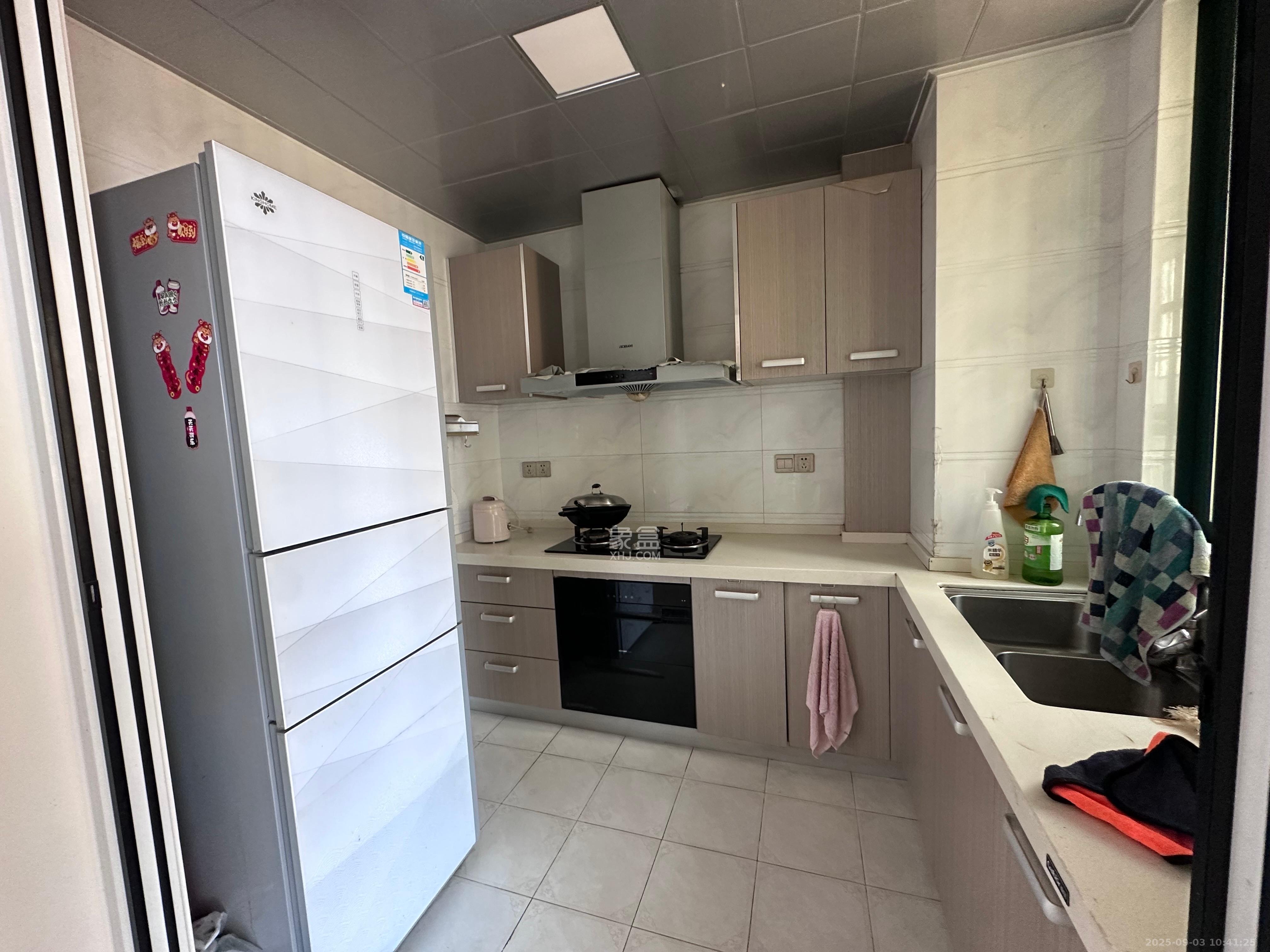 富基世纪公园 4室2厅1卫 2300.0元/月 富基世纪公园 4室2厅1卫 2300.0元/月室内图