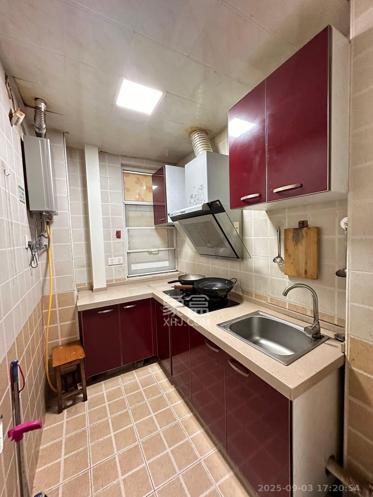 泊爱蓝湾  3室2厅1卫    2500.0元/月 泊爱蓝湾  3室2厅1卫    2500.0元/月室内图