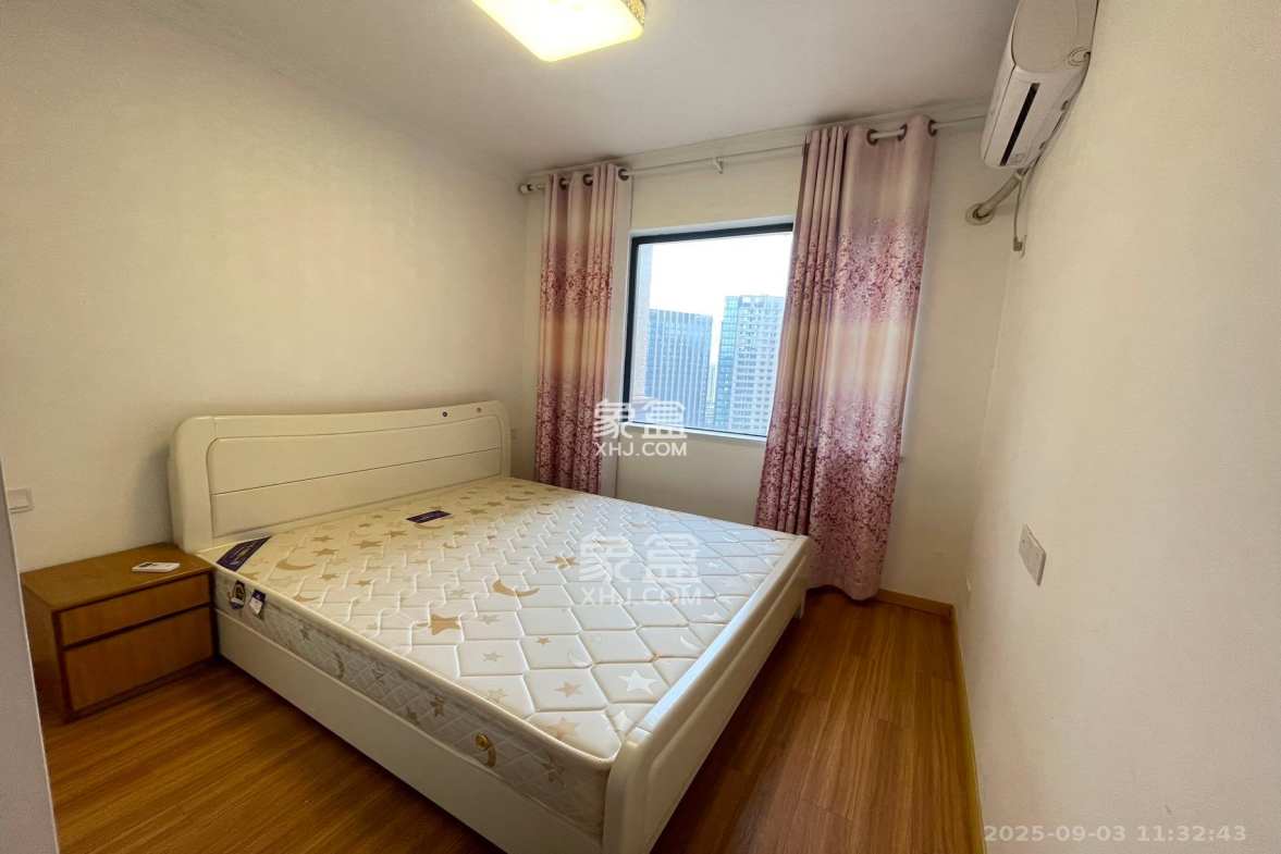 中南红领邦(红星嘉和苑)  3室2厅2卫    2400.0元/月 中南红领邦(红星嘉和苑)  3室2厅2卫    2400.0元/月室内图