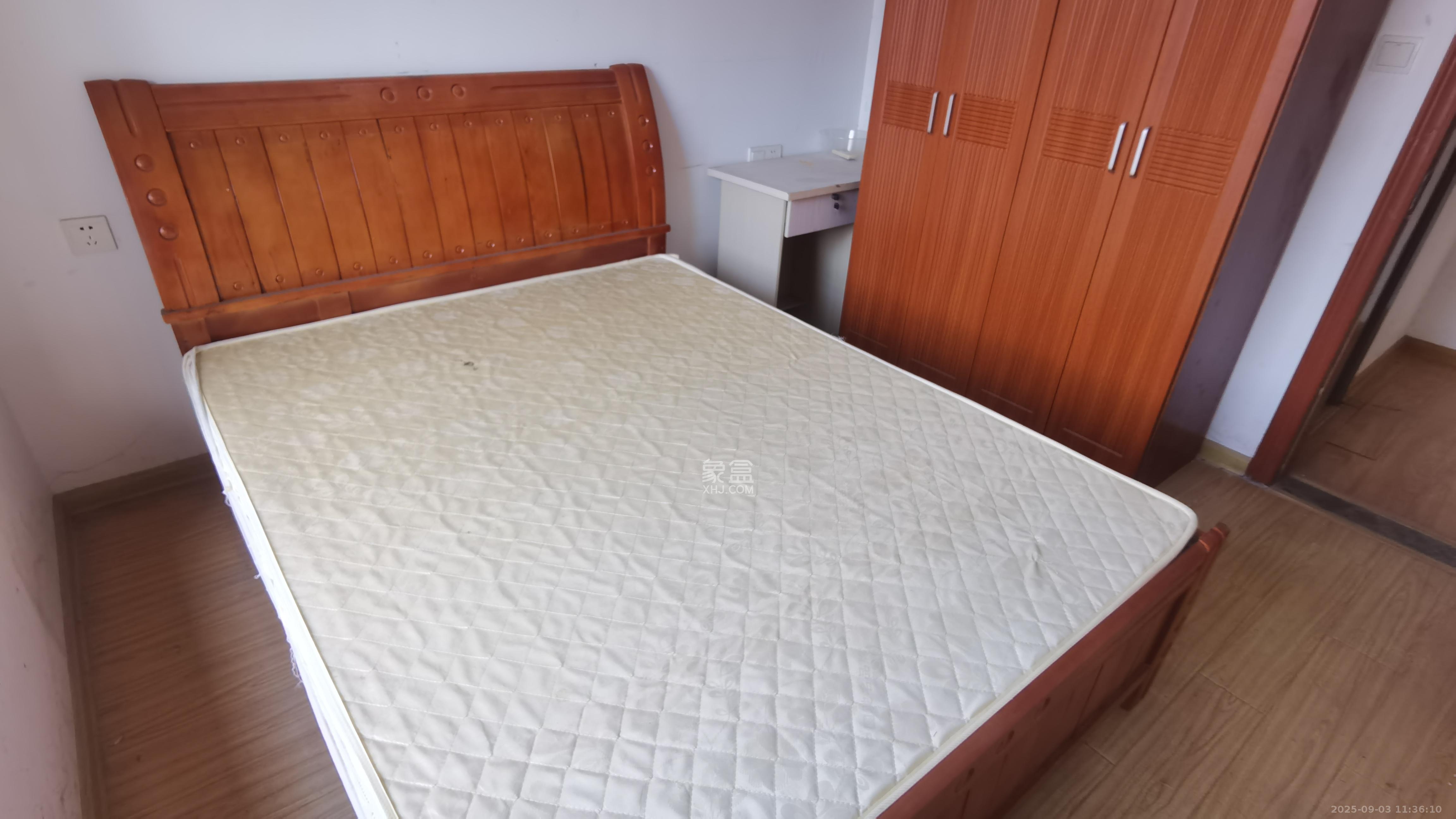江山帝景雅典  3室2厅2卫   2200.00元/月室内图