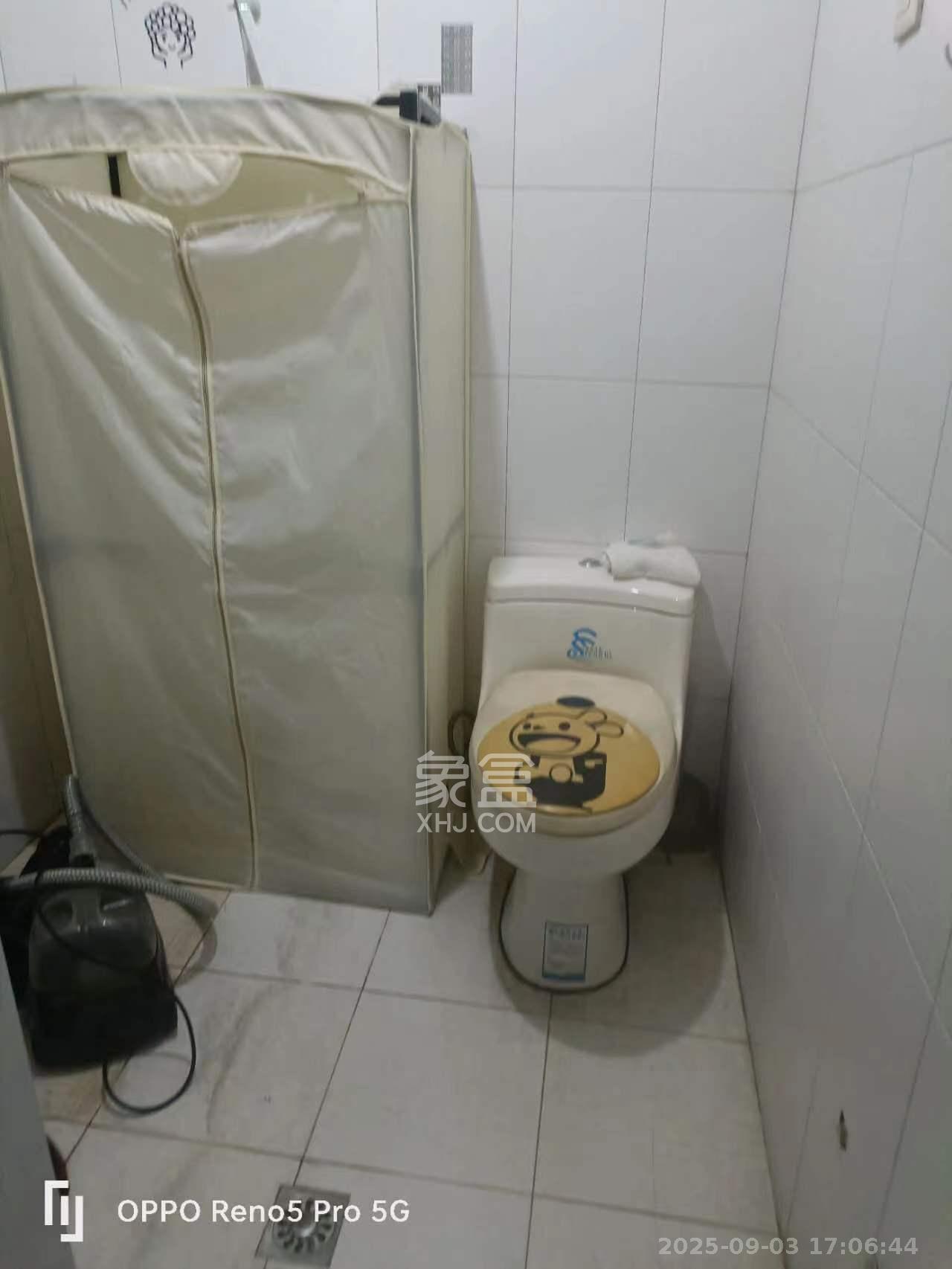 高桥粮油市场（高桥一号小区）  3室1厅1卫   1900.00元/月