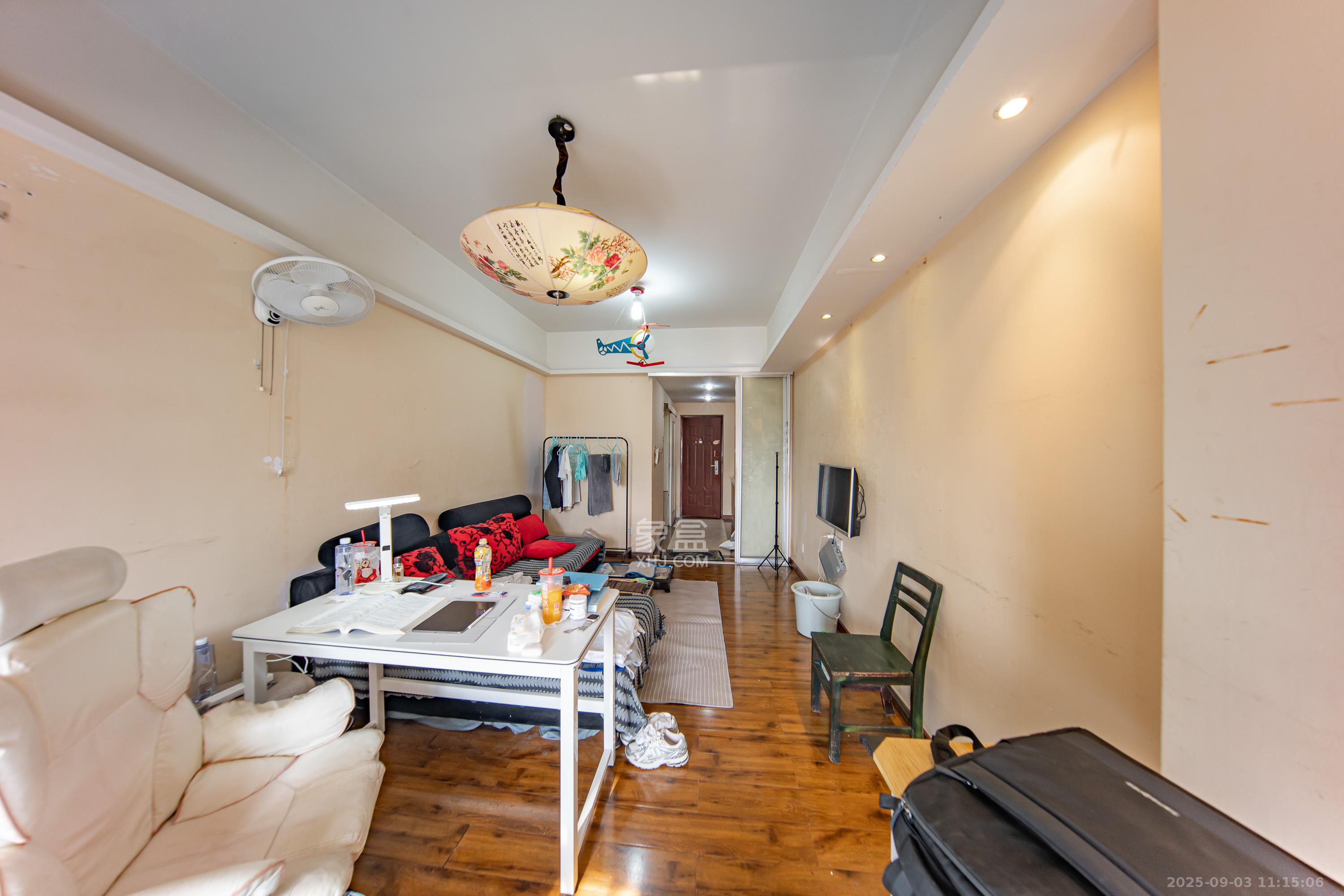 米兰春天  1室0厅0卫    20.5万 米兰春天  1室0厅0卫    20.5万卧室