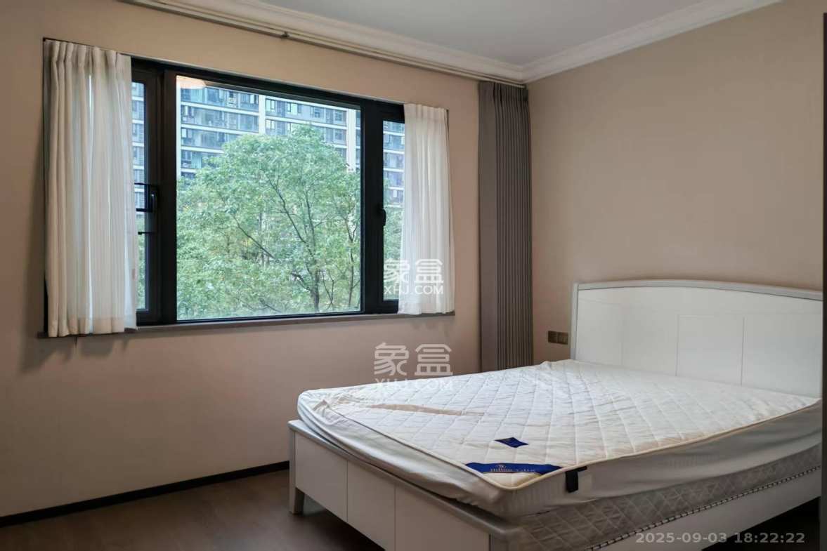 中海阅麓山一期  4室2厅2卫    6300.0元/月 中海阅麓山一期  4室2厅2卫    6300.0元/月室内图