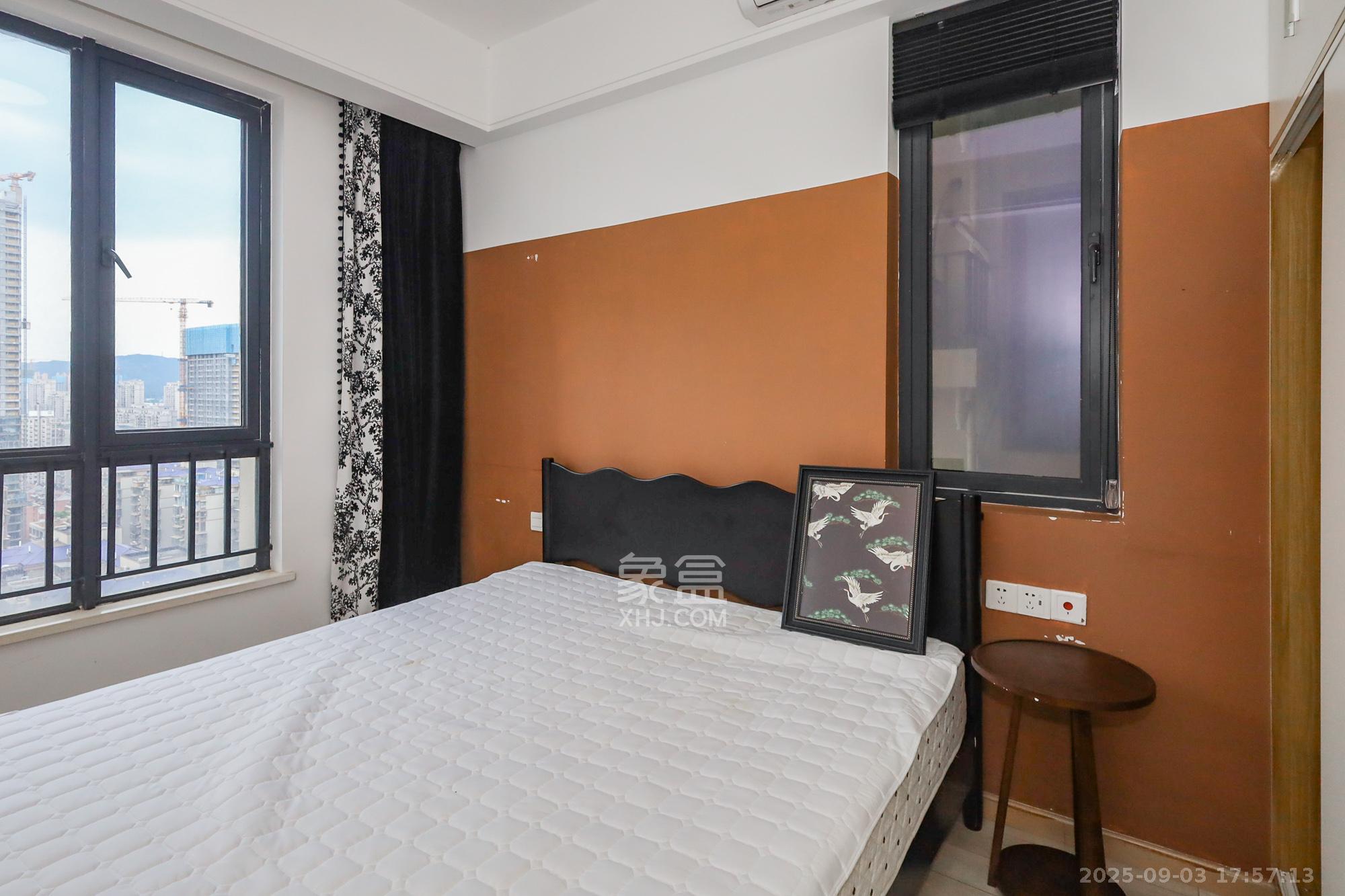 启迪协信中心  2室2厅1卫    60.0万 启迪协信中心  2室2厅1卫    60.0万卧室