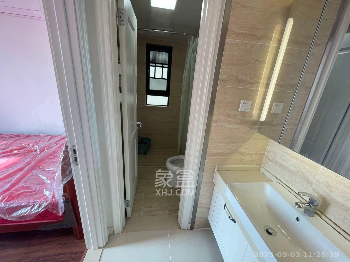 万科魅力之城观澜里 3室2厅2卫 2400.0元/月 万科魅力之城观澜里 3室2厅2卫 2400.0元/月室内图