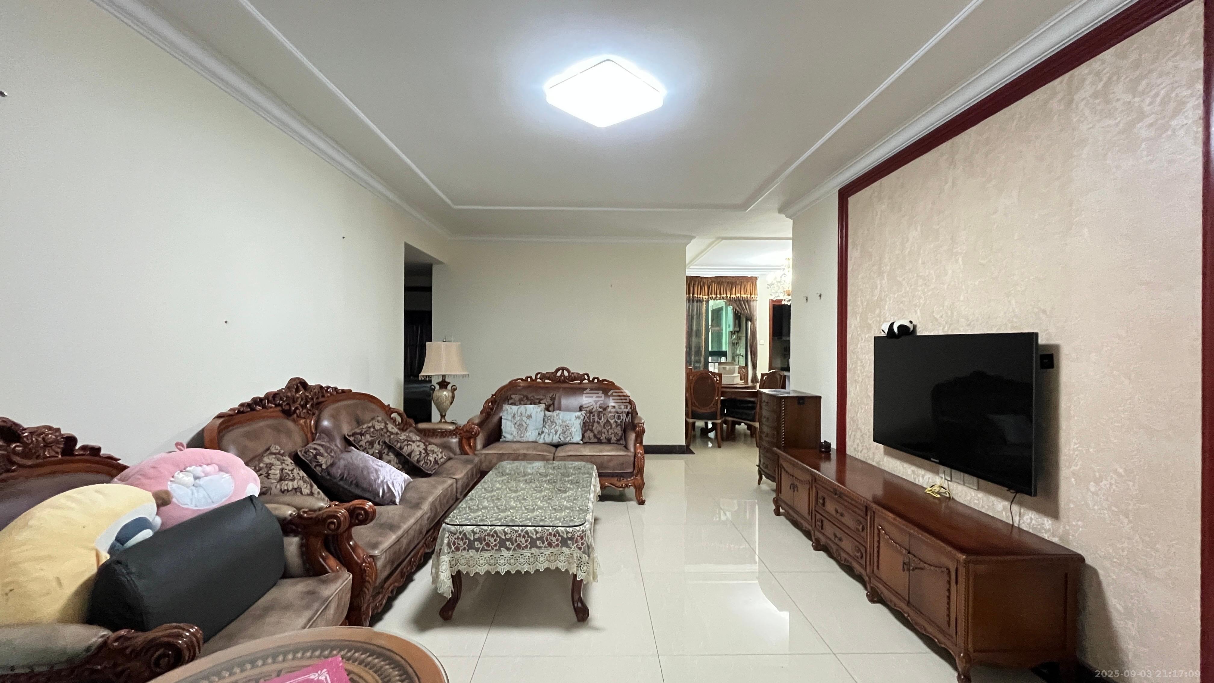 恒大雅苑  3室2厅2卫    3300.0元/月室内图