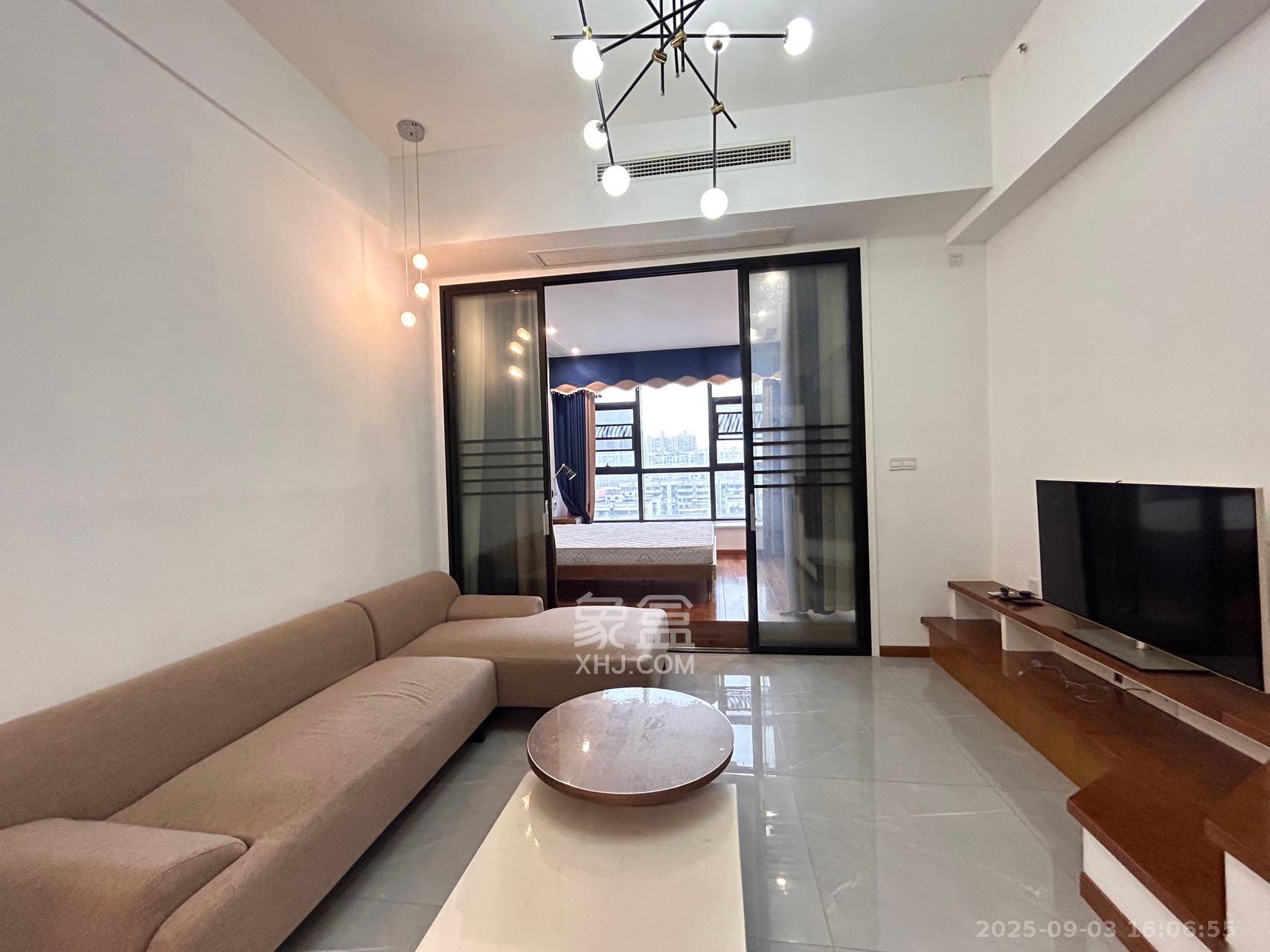 荣悦台 2室1厅1卫 2800.0元/月 荣悦台 2室1厅1卫 2800.0元/月室内图