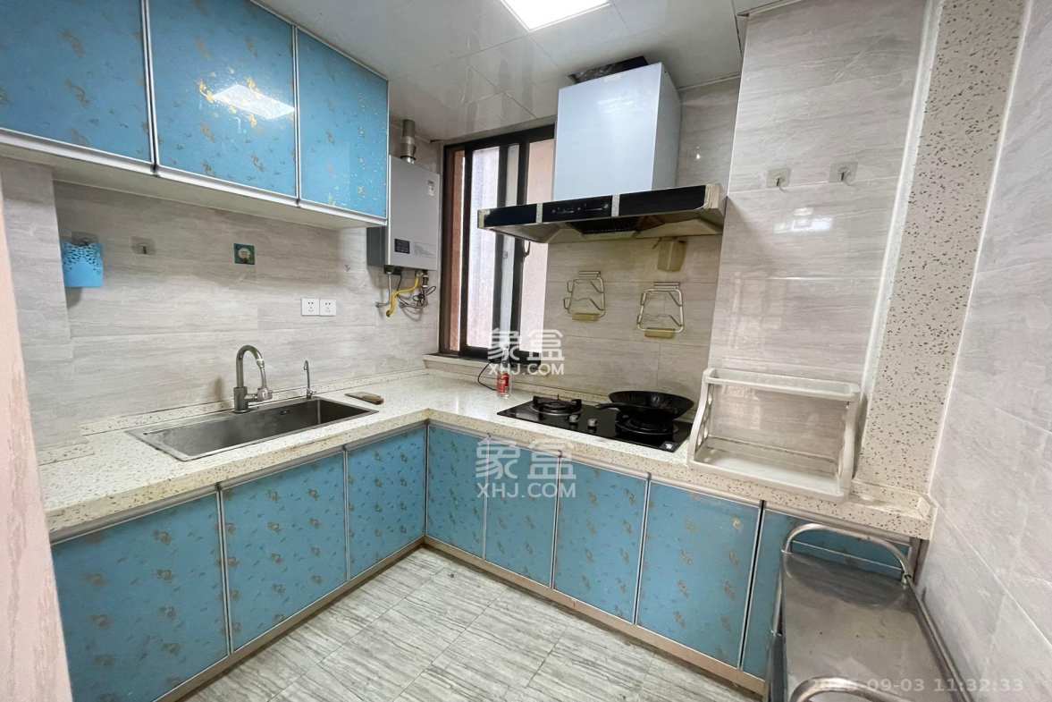 中南红领邦(红星嘉和苑)  3室2厅2卫    2400.0元/月 中南红领邦(红星嘉和苑)  3室2厅2卫    2400.0元/月室内图