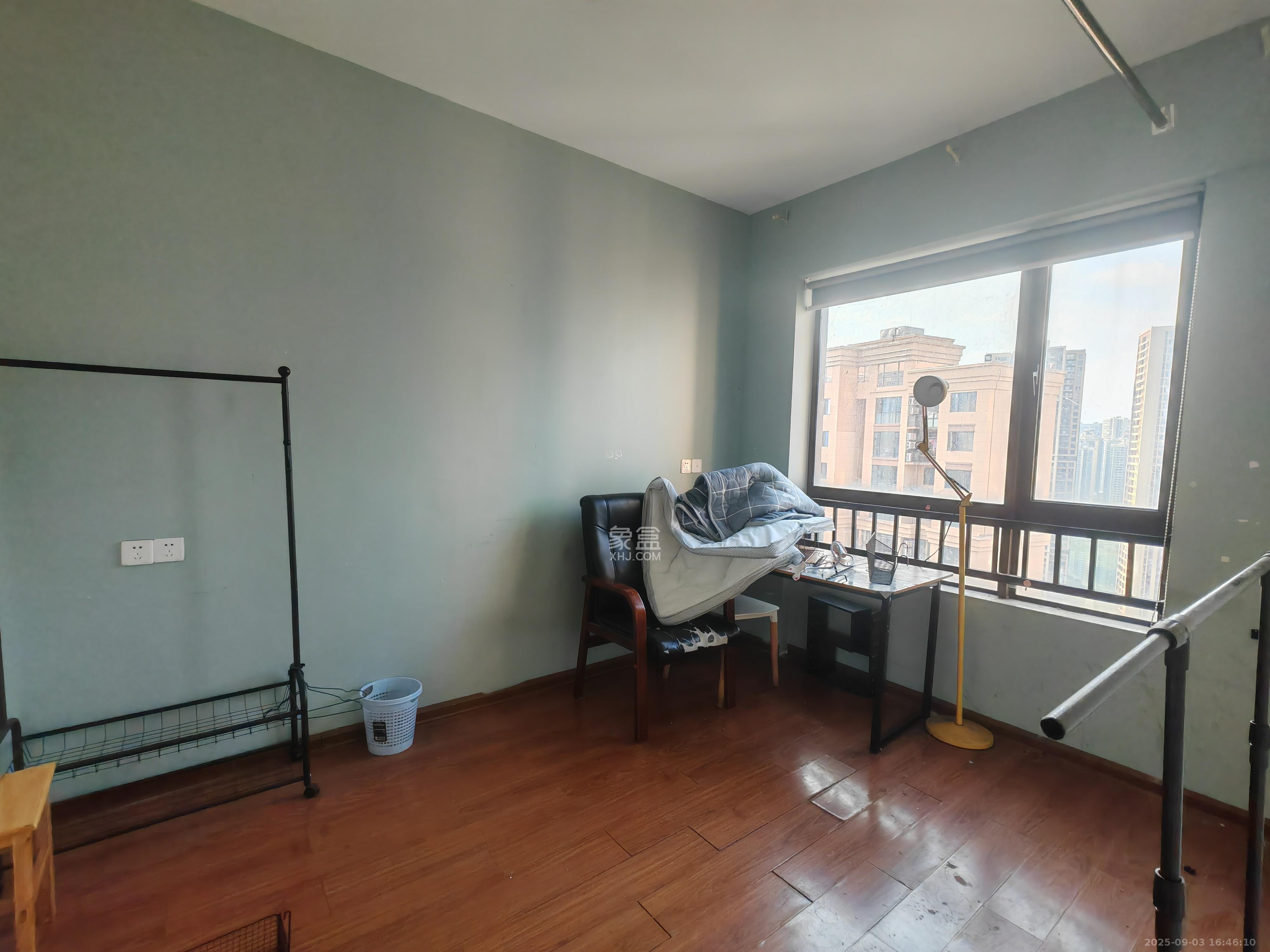 世茂外滩里(世茂铂翠湾三期)  4室2厅2卫    4000.0元/月 世茂外滩里(世茂铂翠湾三期)  4室2厅2卫    4000.0元/月室内图