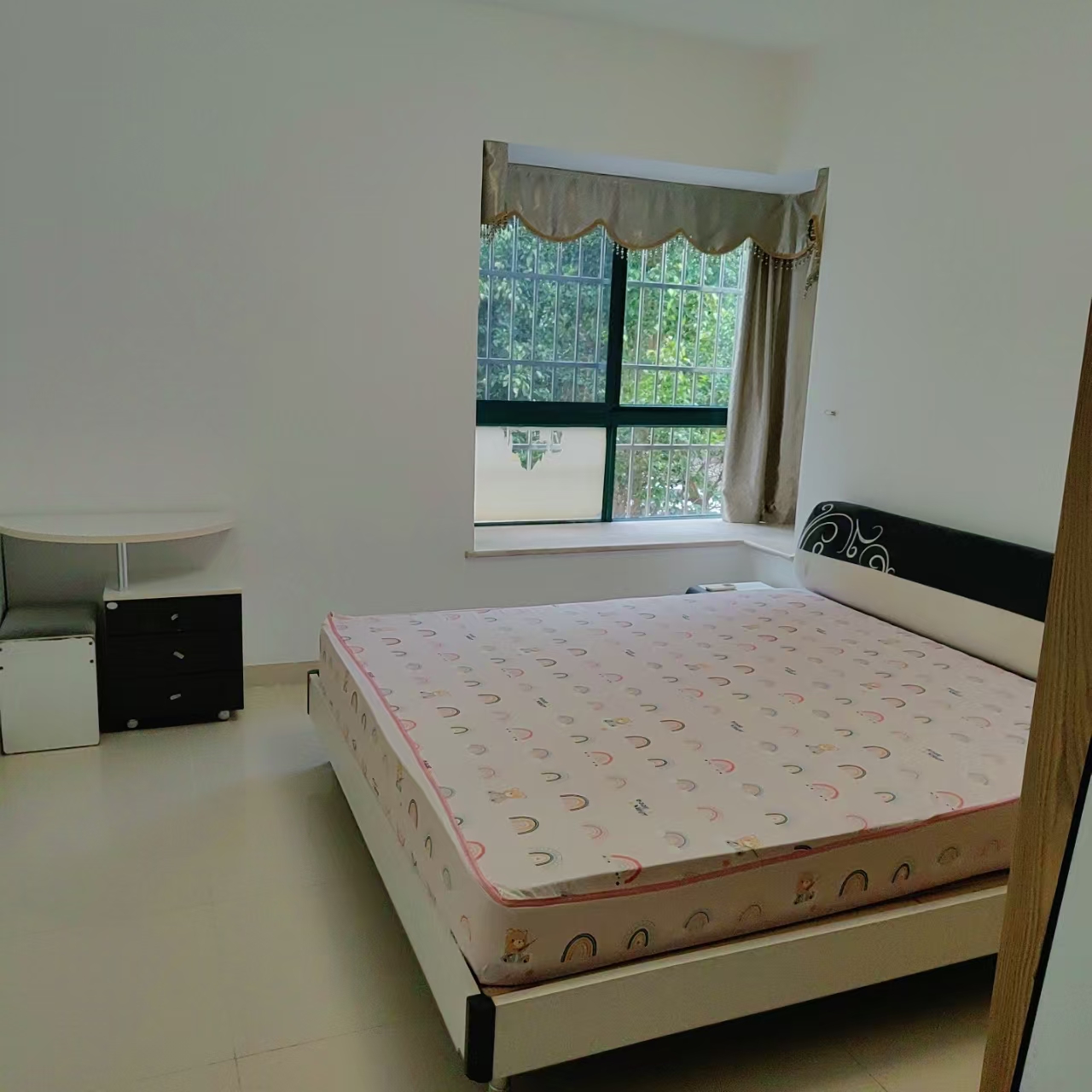 钻石水岸 2室2厅1卫 2500.0元/月 钻石水岸 2室2厅1卫 2500.0元/月室内图