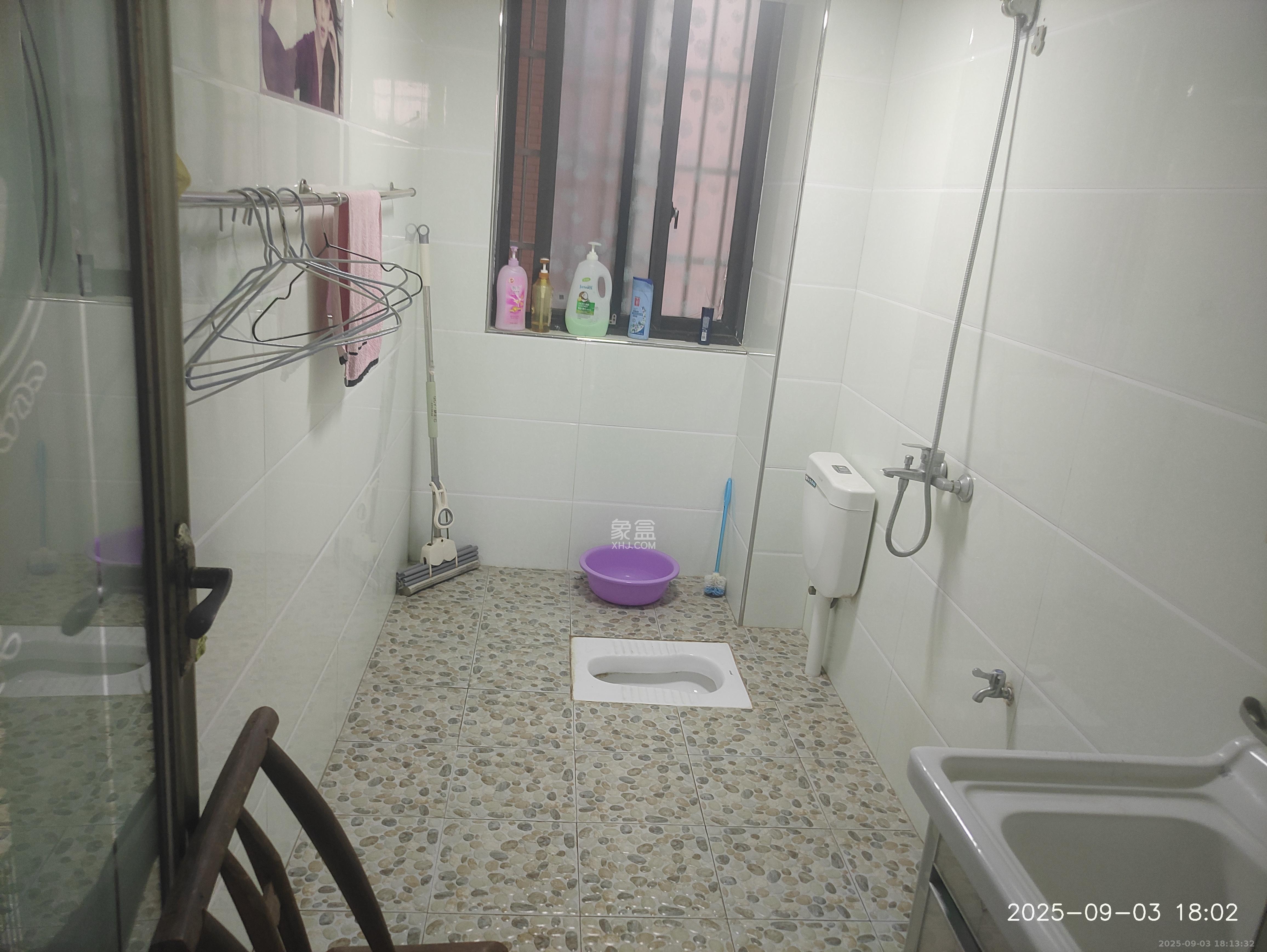 华龙家园(和泰家园) 3室2厅2卫 2800.0元/月 华龙家园(和泰家园) 3室2厅2卫 2800.0元/月室内图