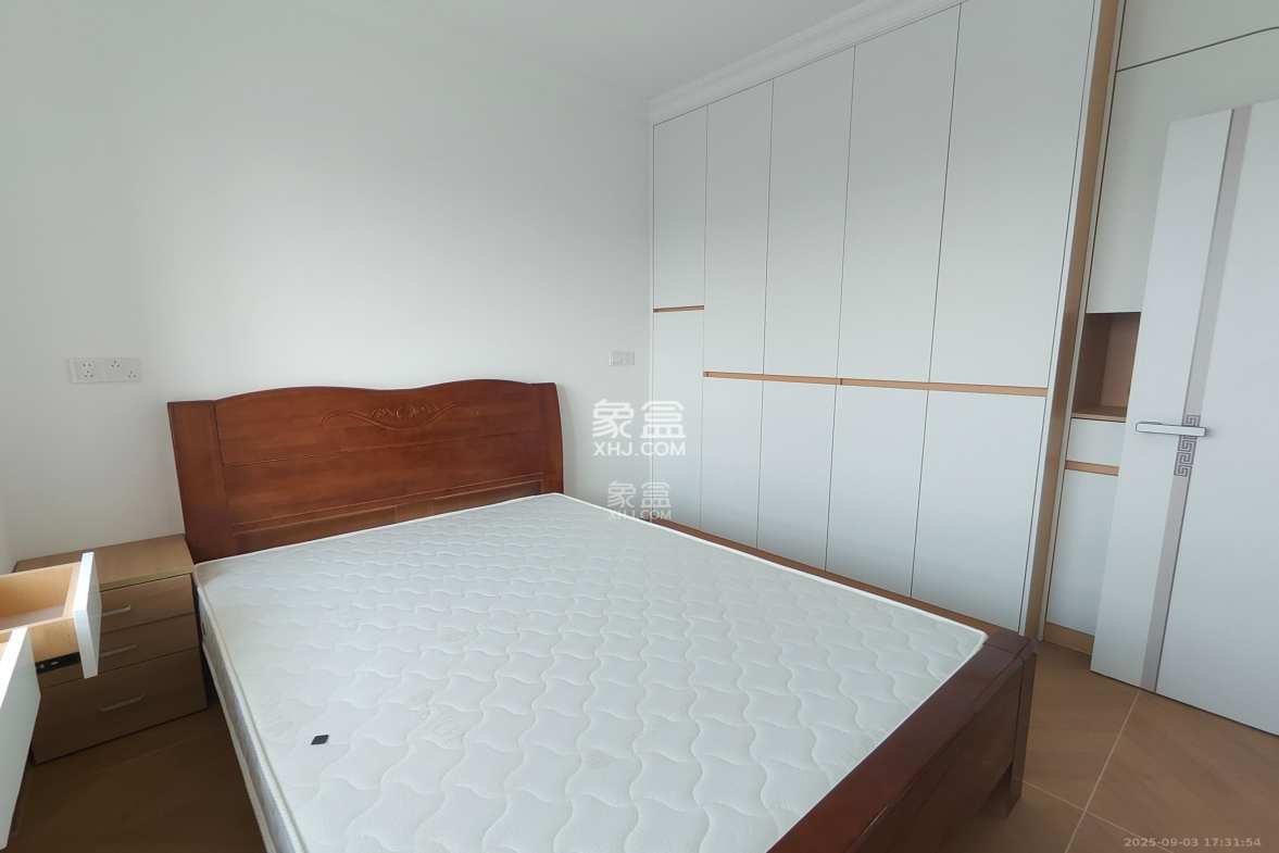 叠彩兰亭 3室2厅2卫 2650.0元/月 叠彩兰亭 3室2厅2卫 2650.0元/月室内图