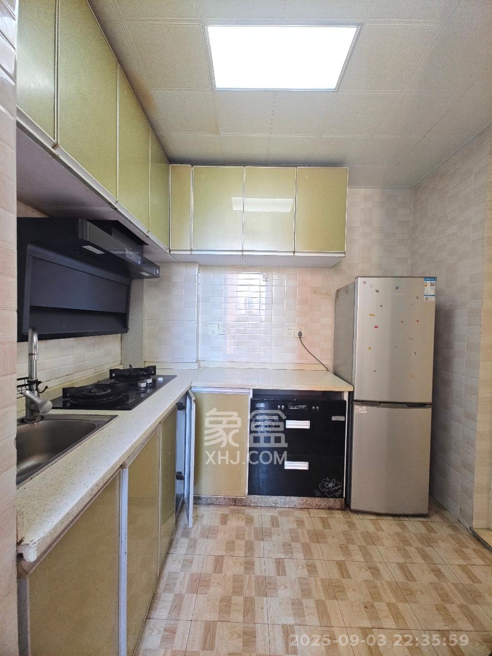 华润凤凰城三期  2室1厅1卫    2500.0元/月 华润凤凰城三期  2室1厅1卫    2500.0元/月室内图