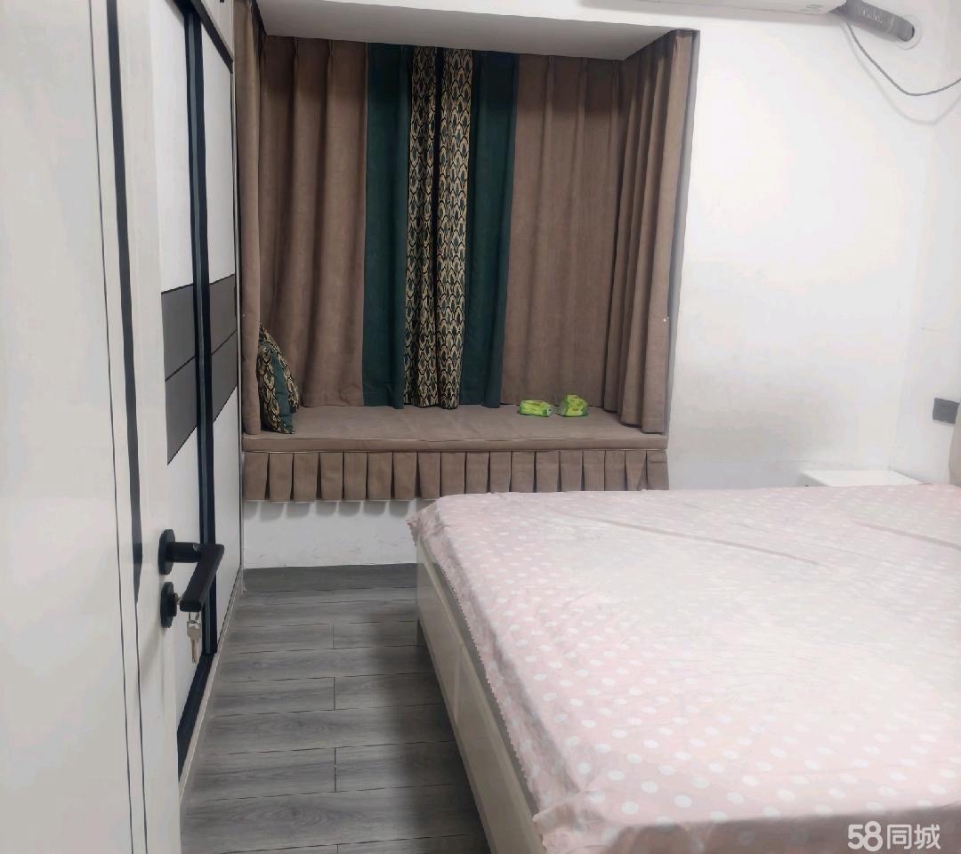 汇欣花样年华  1室2厅2卫   2300.00元/月室内图
