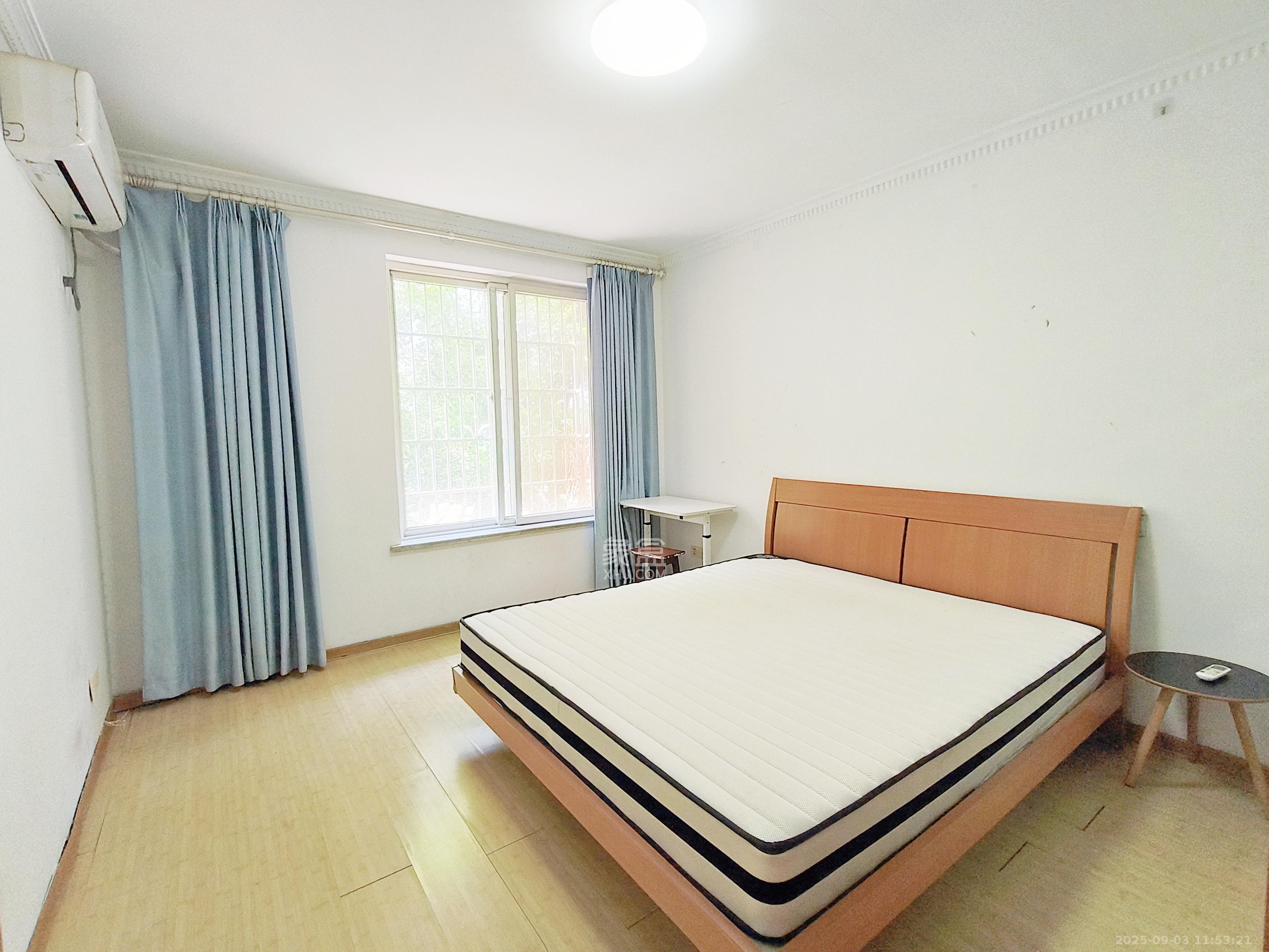 枫林美景  2室2厅1卫   2000.00元/月室内图