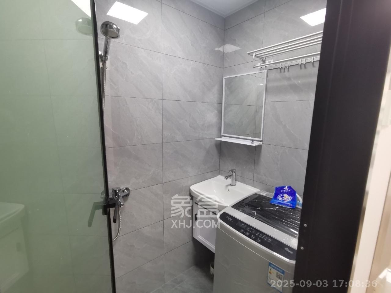 保利麓谷林语I区 1室1厅1卫 1600.0元/月 保利麓谷林语I区 1室1厅1卫 1600.0元/月室内图