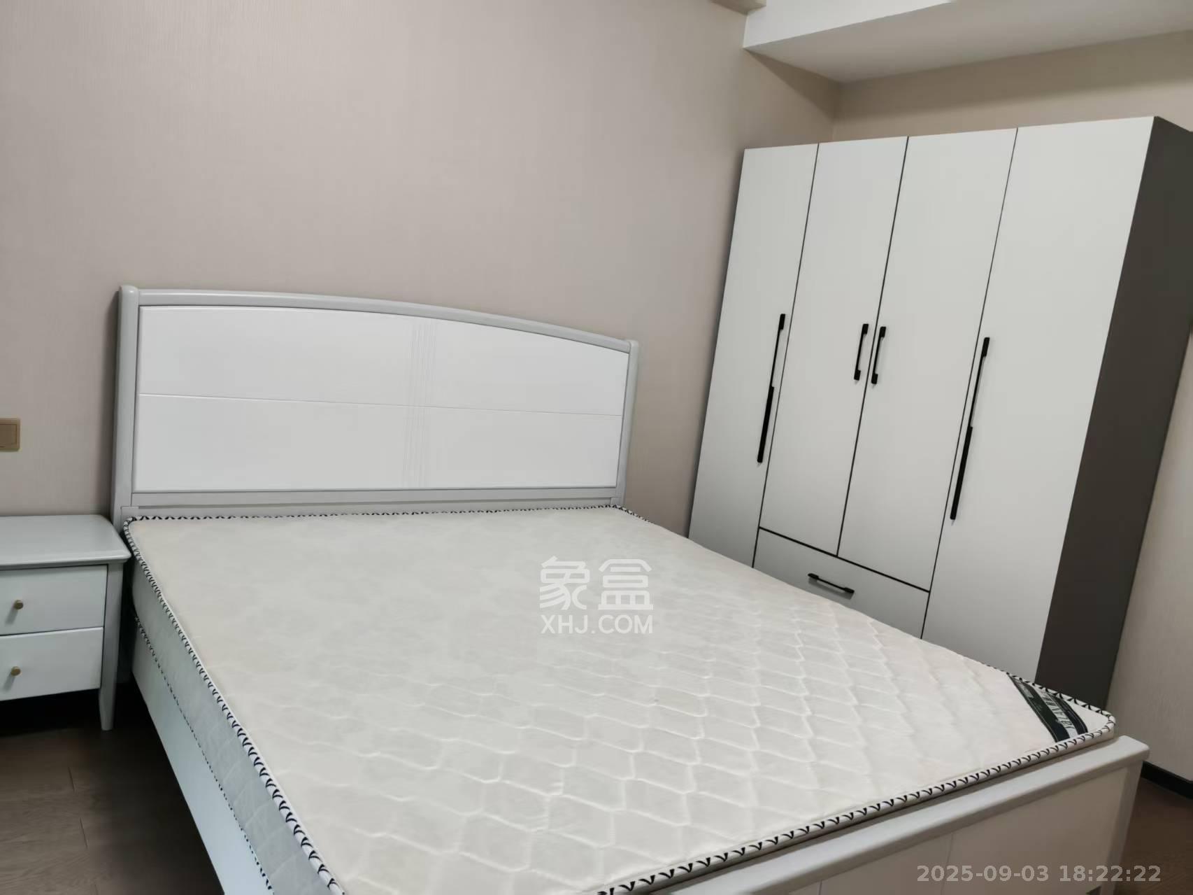 中海阅麓山一期  4室2厅2卫    6300.0元/月 中海阅麓山一期  4室2厅2卫    6300.0元/月