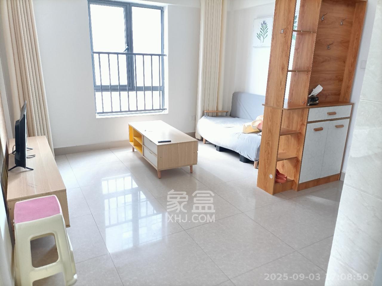 中交里城  1室1厅1卫   2000.00元/月