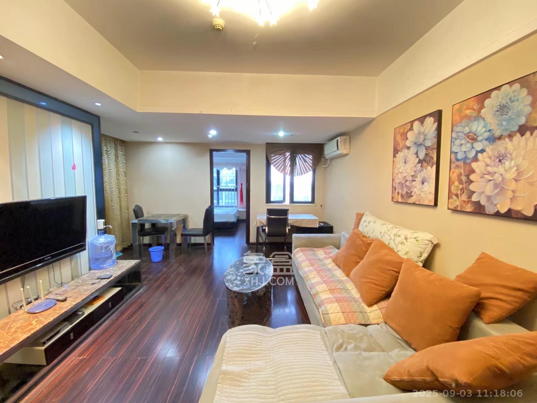 德思勤城市广场(宝格丽公寓) 1室1厅1卫 1800.0元/月 德思勤城市广场(宝格丽公寓) 1室1厅1卫 1800.0元/月室内图