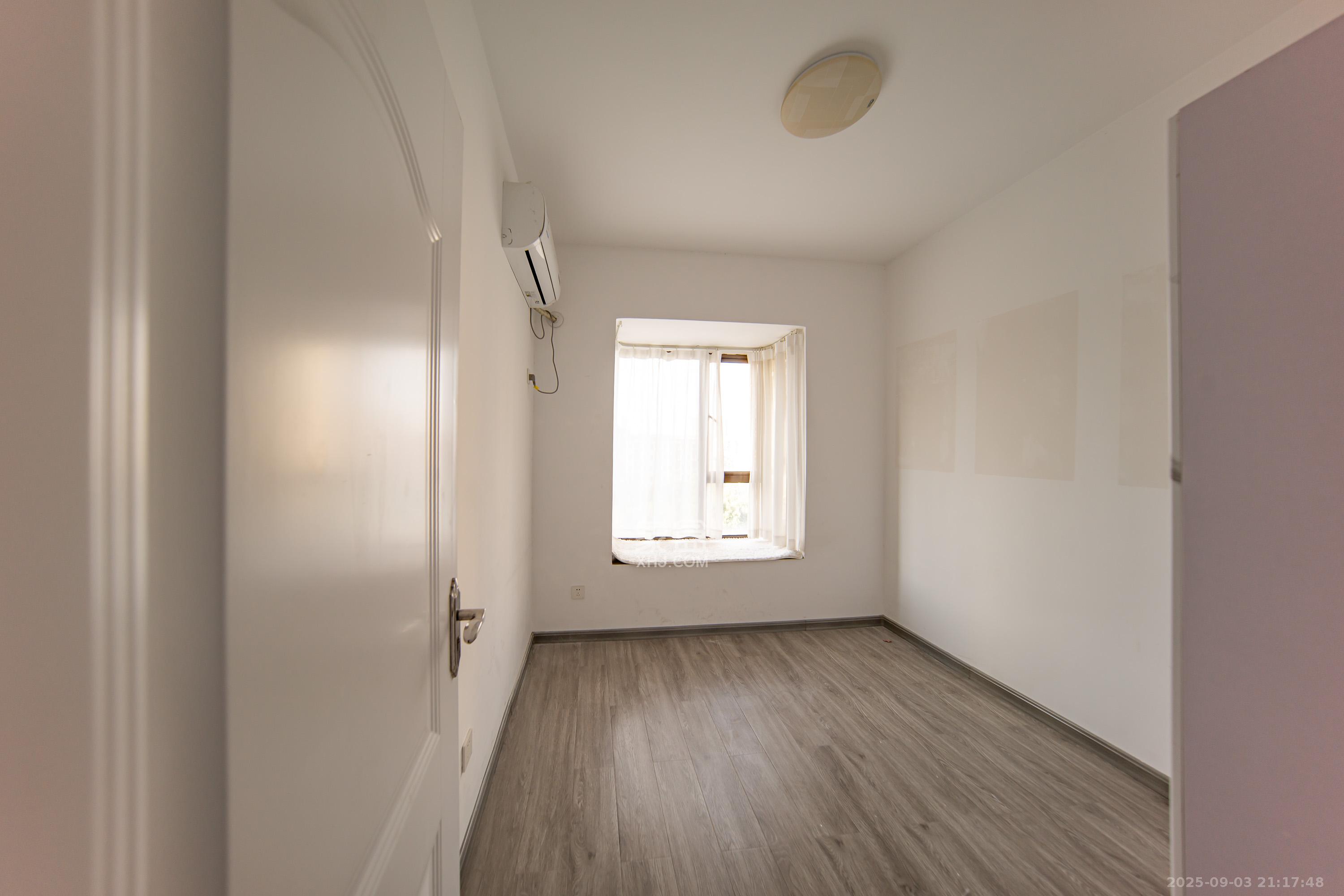 江山帝景哈佛 4室2厅2卫 108.0万 江山帝景哈佛 4室2厅2卫 108.0万卧室