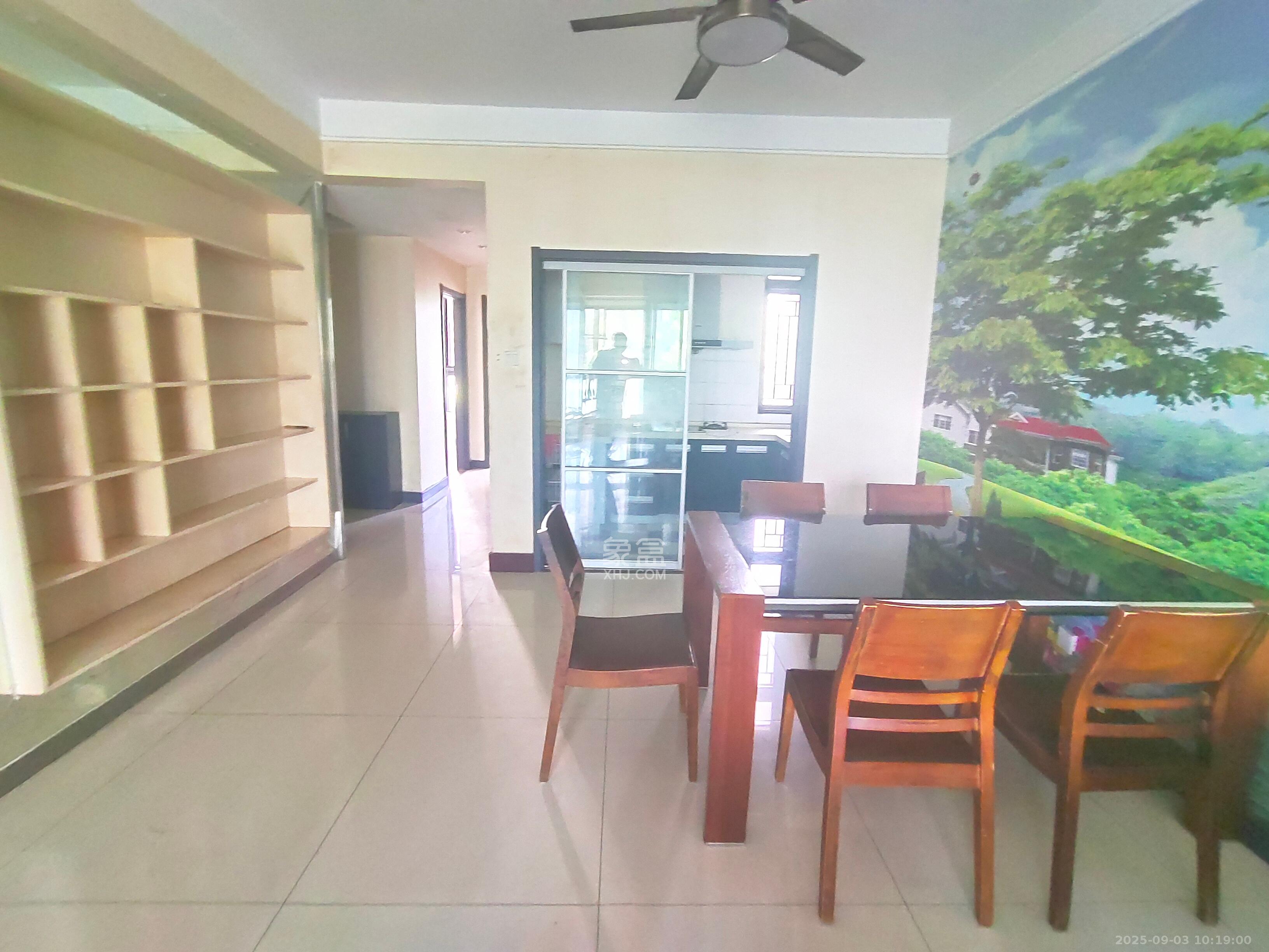 阳光100三期  3室2厅2卫    2600.0元/月 阳光100三期  3室2厅2卫    2600.0元/月室内图