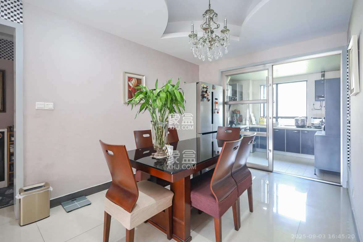 郡原广场 4室2厅2卫 182.0万 郡原广场 4室2厅2卫 182.0万其他