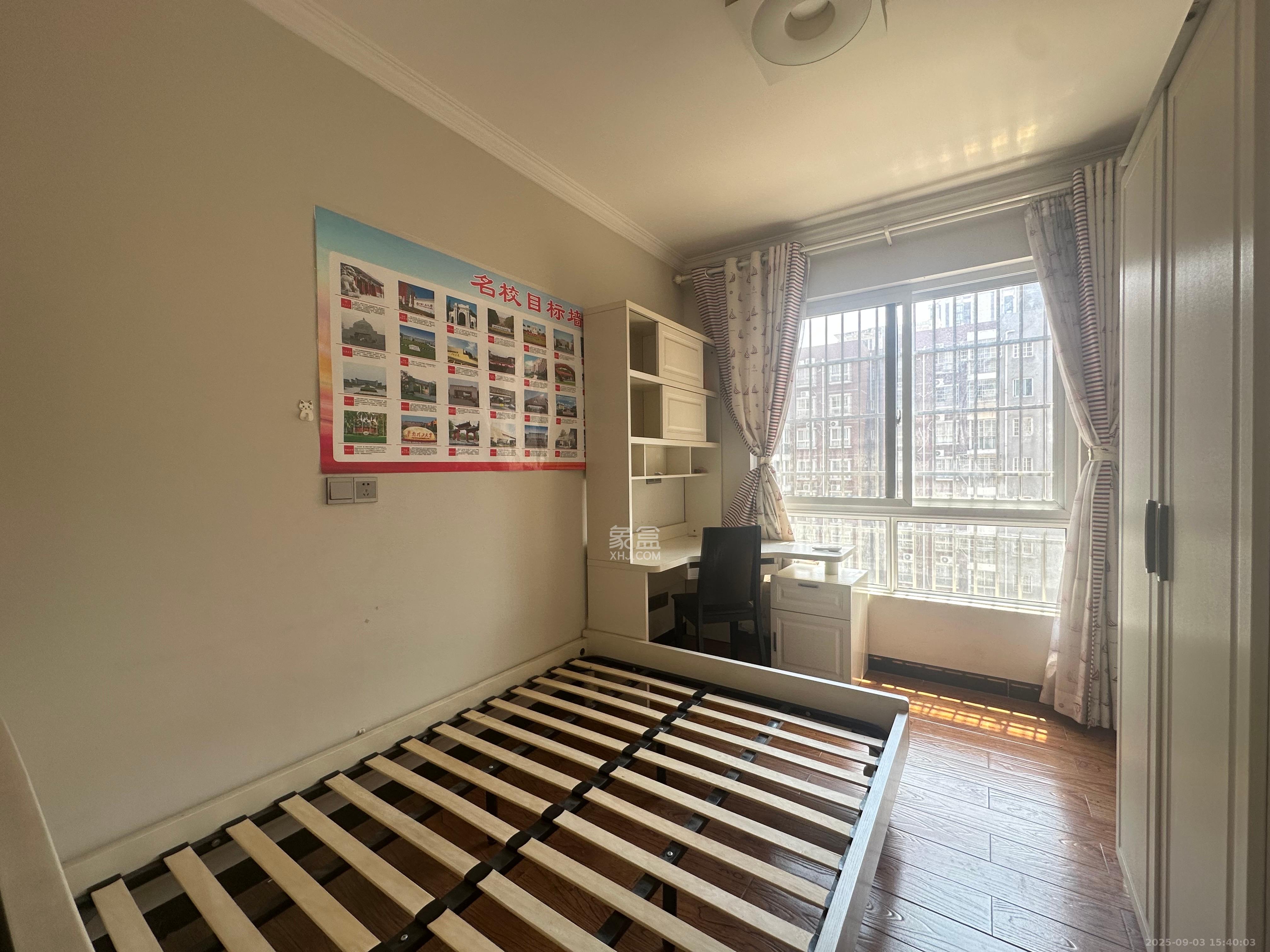 泊林晶城 3室2厅2卫 2600.0元/月 泊林晶城 3室2厅2卫 2600.0元/月室内图