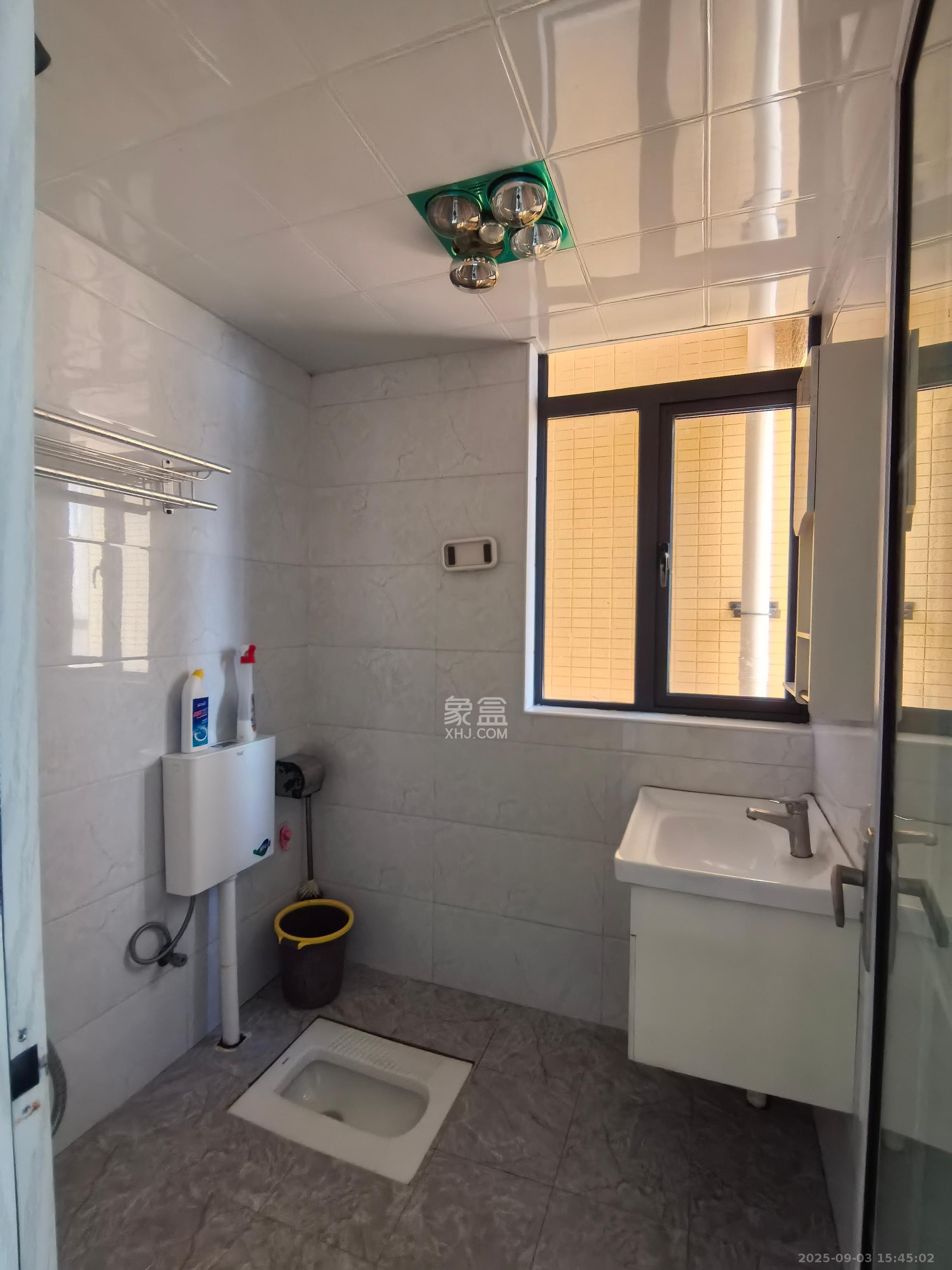 明大佳园 2室1厅1卫 2600.0元/月 明大佳园 2室1厅1卫 2600.0元/月室内图