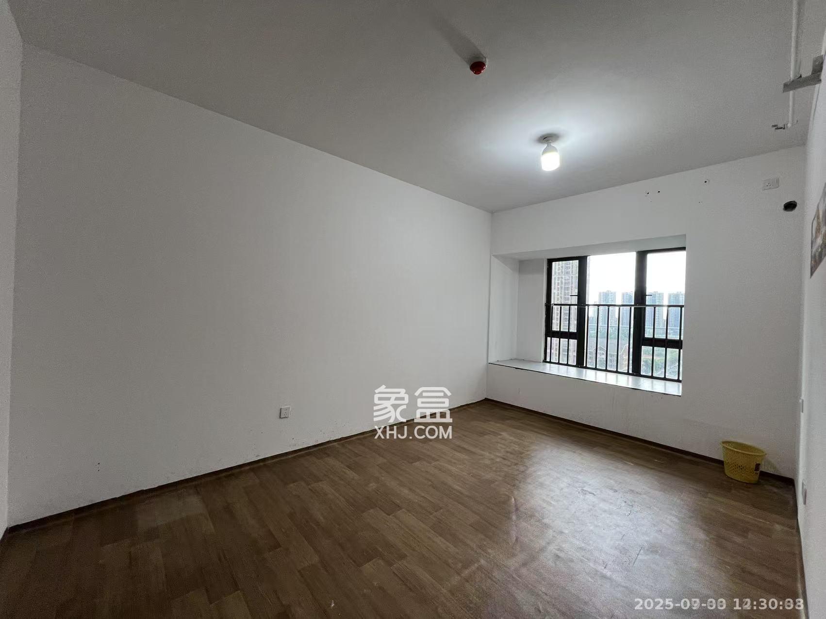 阳光城尚东湾嘉林苑 3室2厅2卫 2200.0元/月 阳光城尚东湾嘉林苑 3室2厅2卫 2200.0元/月室内图