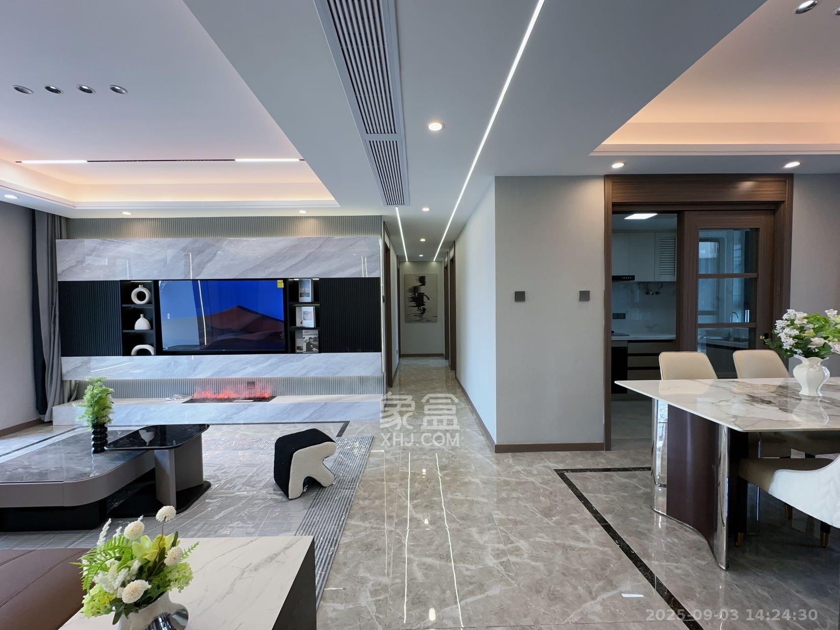 绿地V岛 4室2厅2卫 7000.0元/月 绿地V岛 4室2厅2卫 7000.0元/月室内图