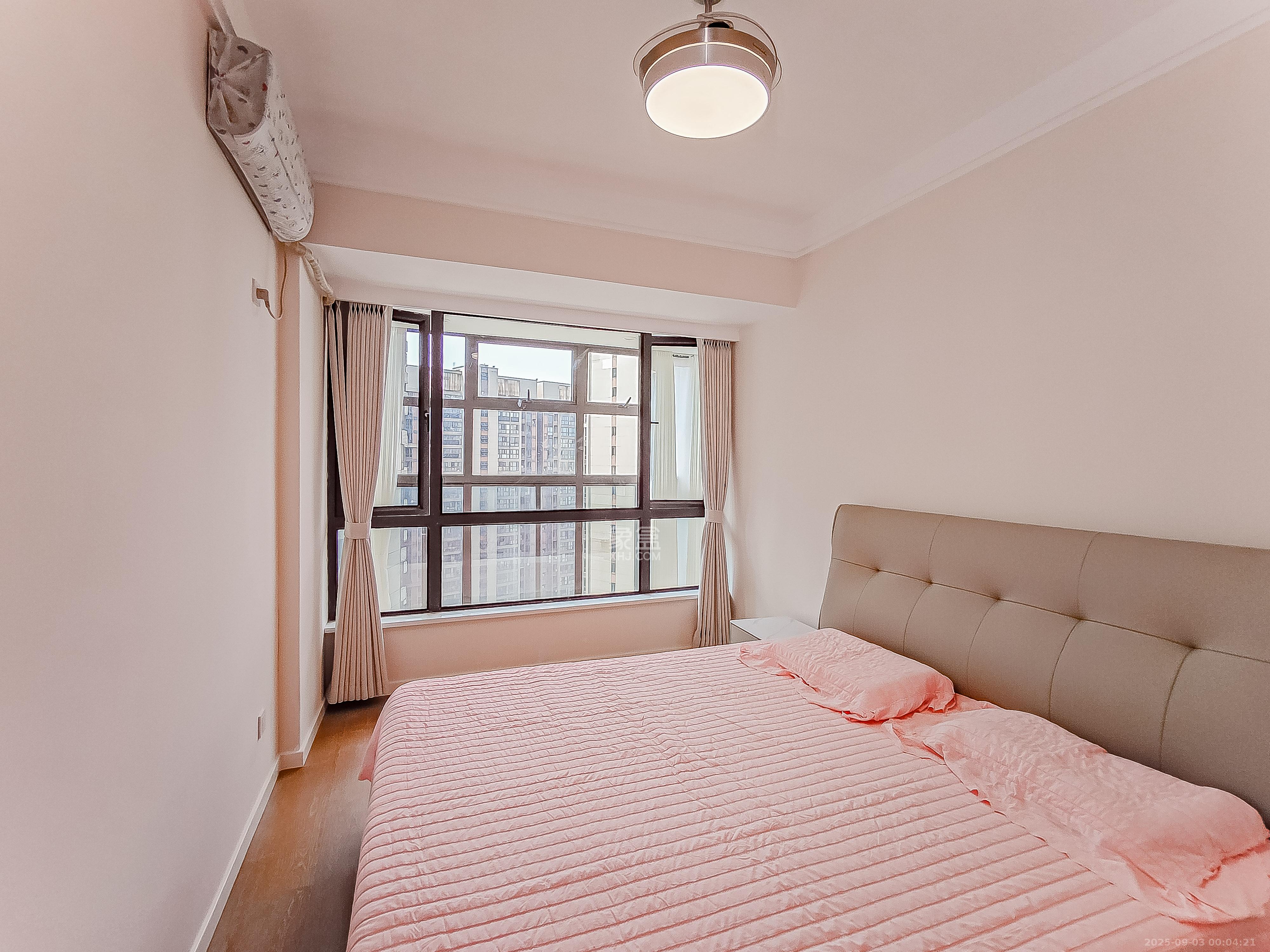 通用时代国际社区  3室2厅2卫    128.8万 通用时代国际社区  3室2厅2卫    128.8万卧室