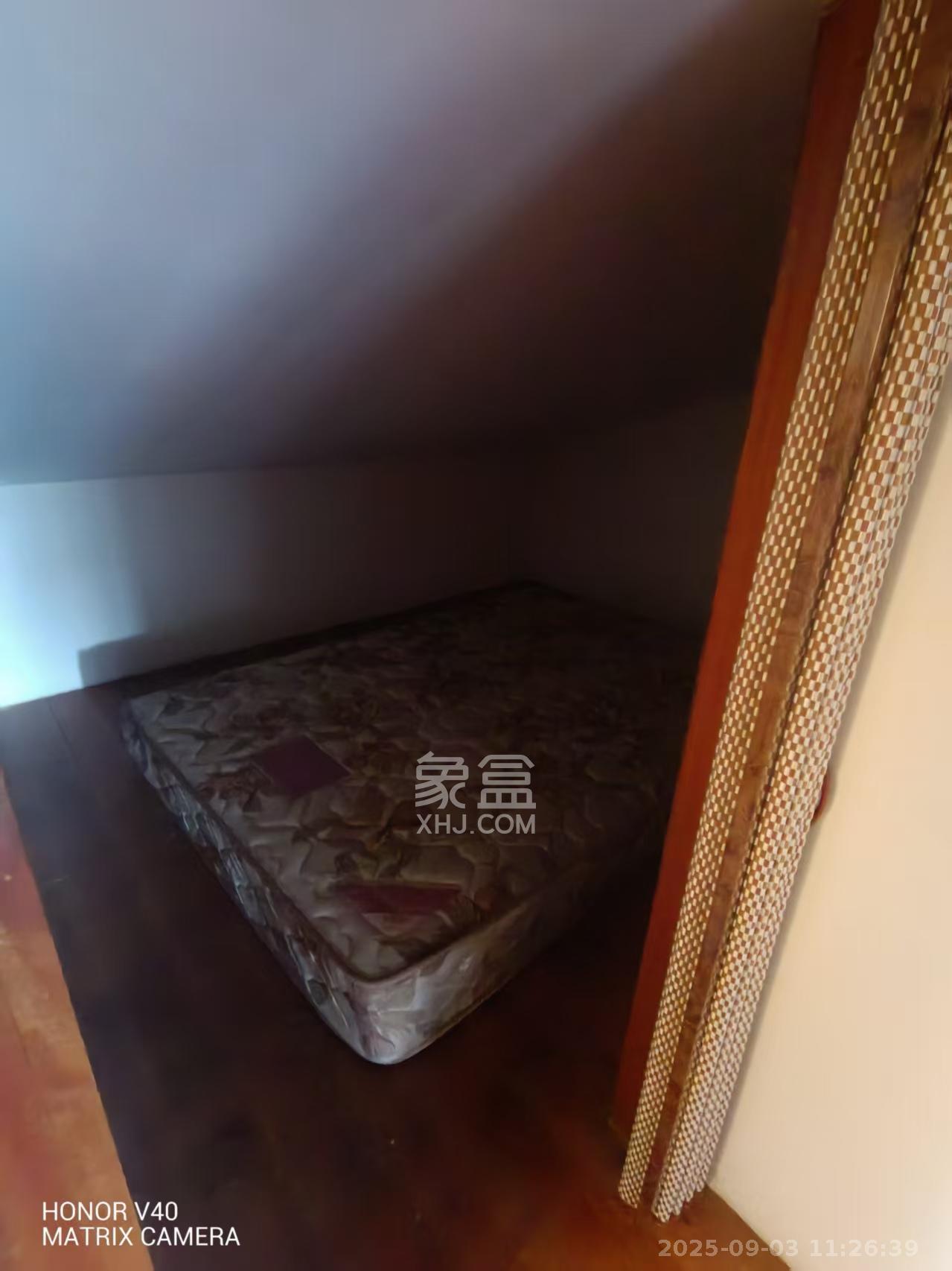 湘绣城 2室2厅1卫 1000.0元/月 湘绣城 2室2厅1卫 1000.0元/月室内图