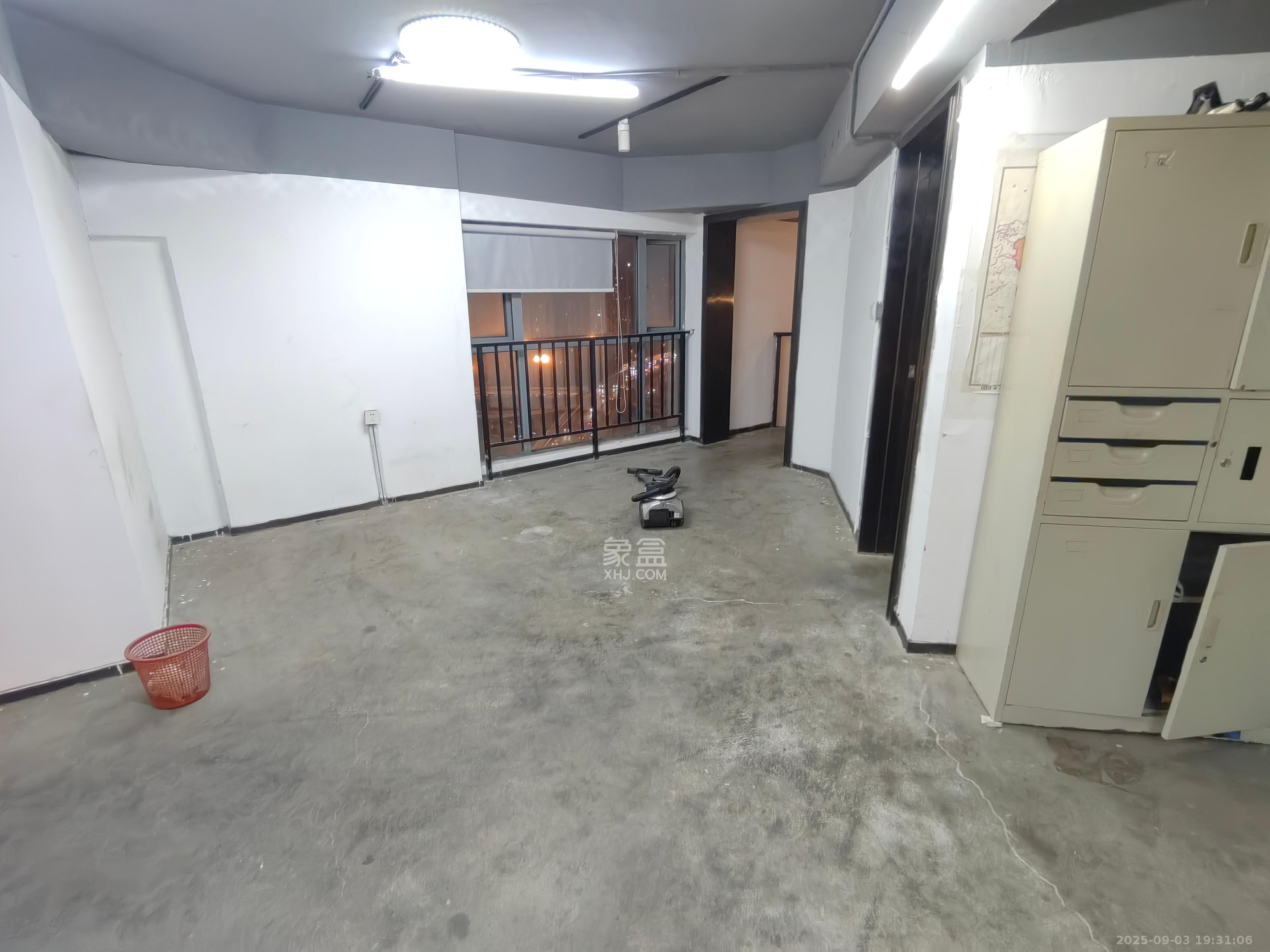 华菱蓝调国际(华菱.香墅美地) 4室2厅1卫 3000.0元/月 华菱蓝调国际(华菱.香墅美地) 4室2厅1卫 3000.0元/月室内图