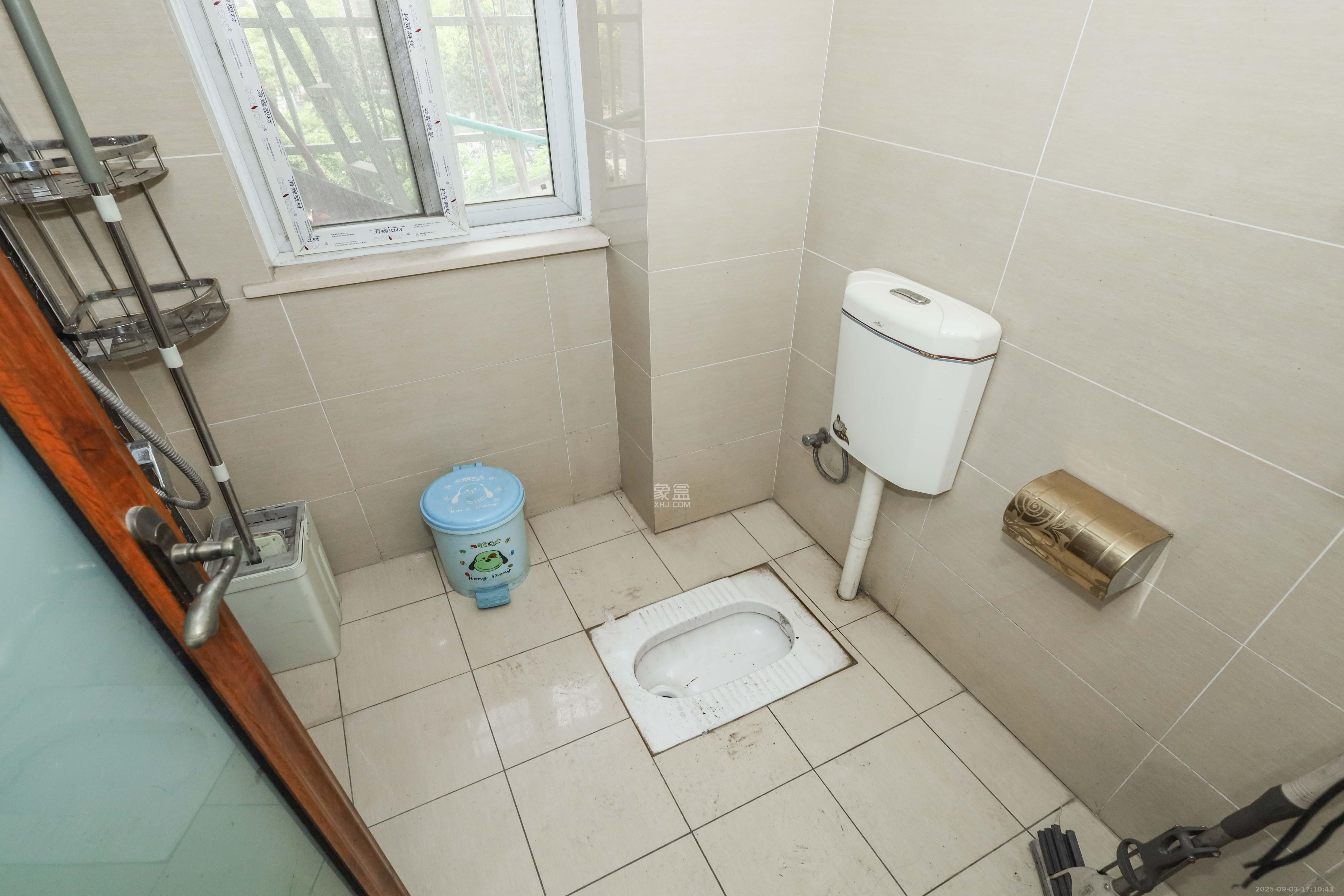 和沁园  4室2厅2卫    68.0万卫生间