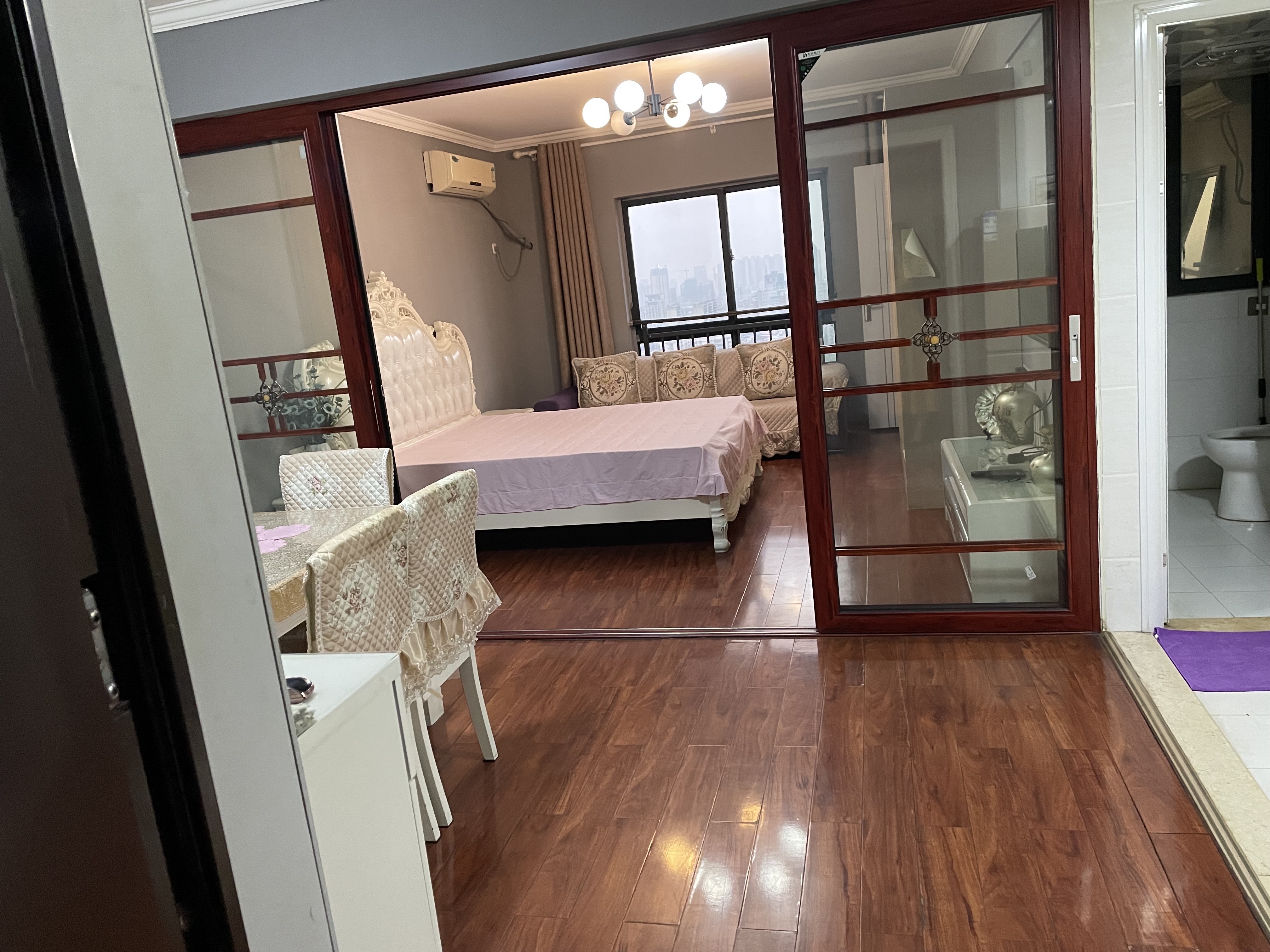 M国际  1室1厅1卫   1500.00元/月室内图1