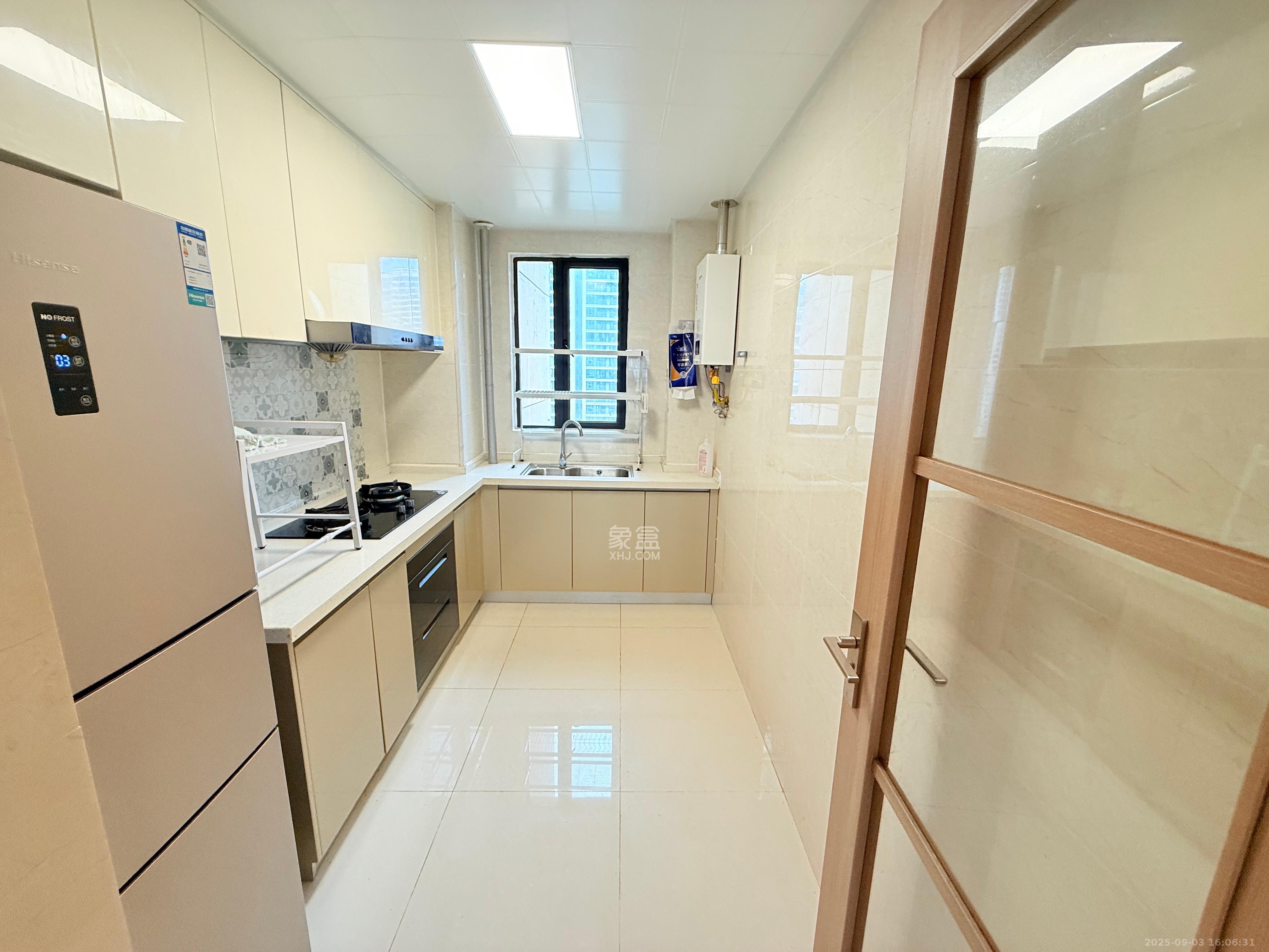 长沙高铁吾悦广场 3室2厅2卫 3500.0元/月 长沙高铁吾悦广场 3室2厅2卫 3500.0元/月室内图