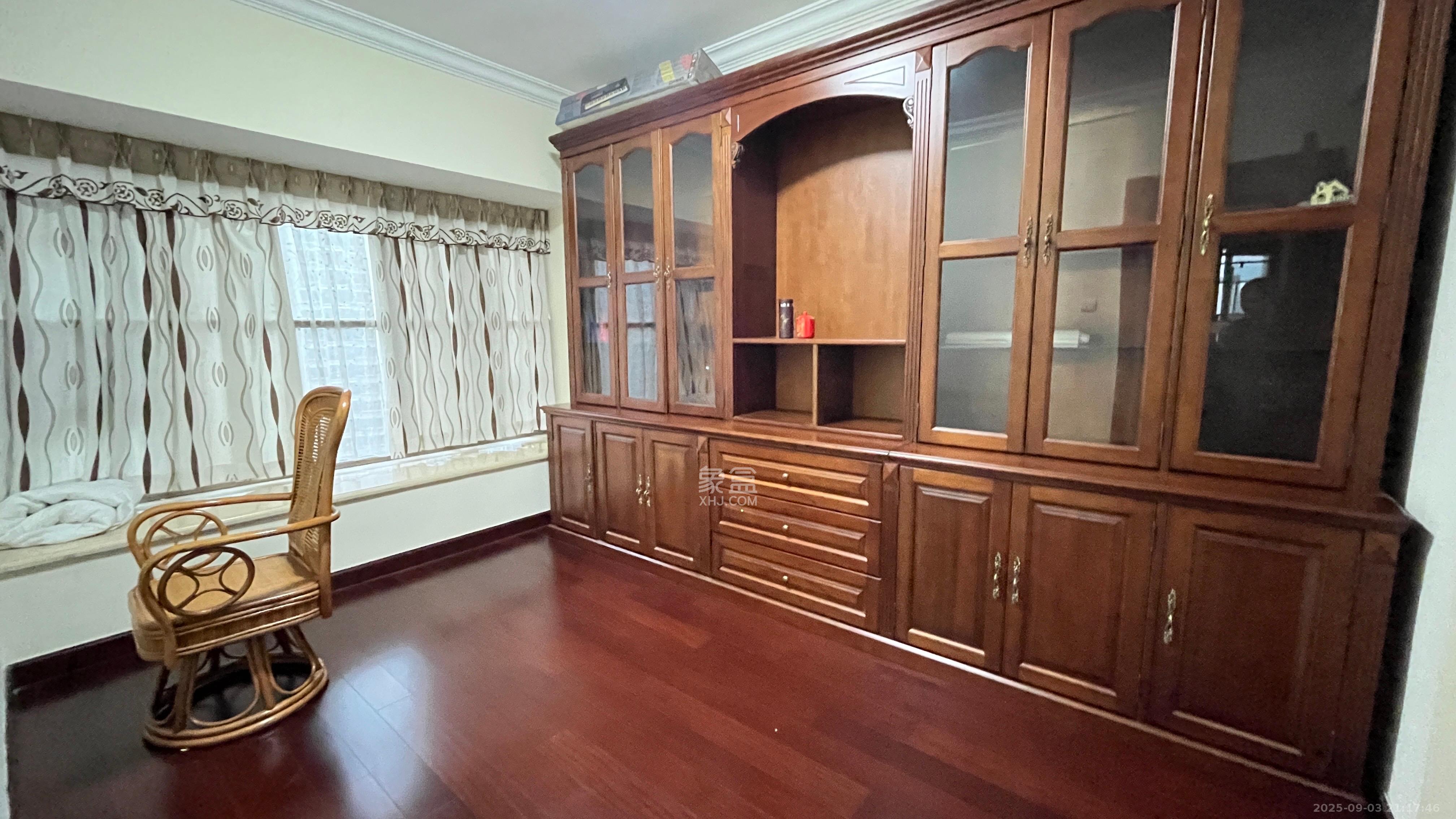 恒大雅苑  3室2厅2卫    3300.0元/月室内图