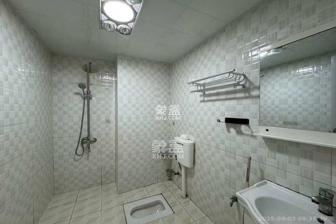 保利麓谷林语I区  1室1厅1卫    1500.0元/月 保利麓谷林语I区  1室1厅1卫    1500.0元/月室内图