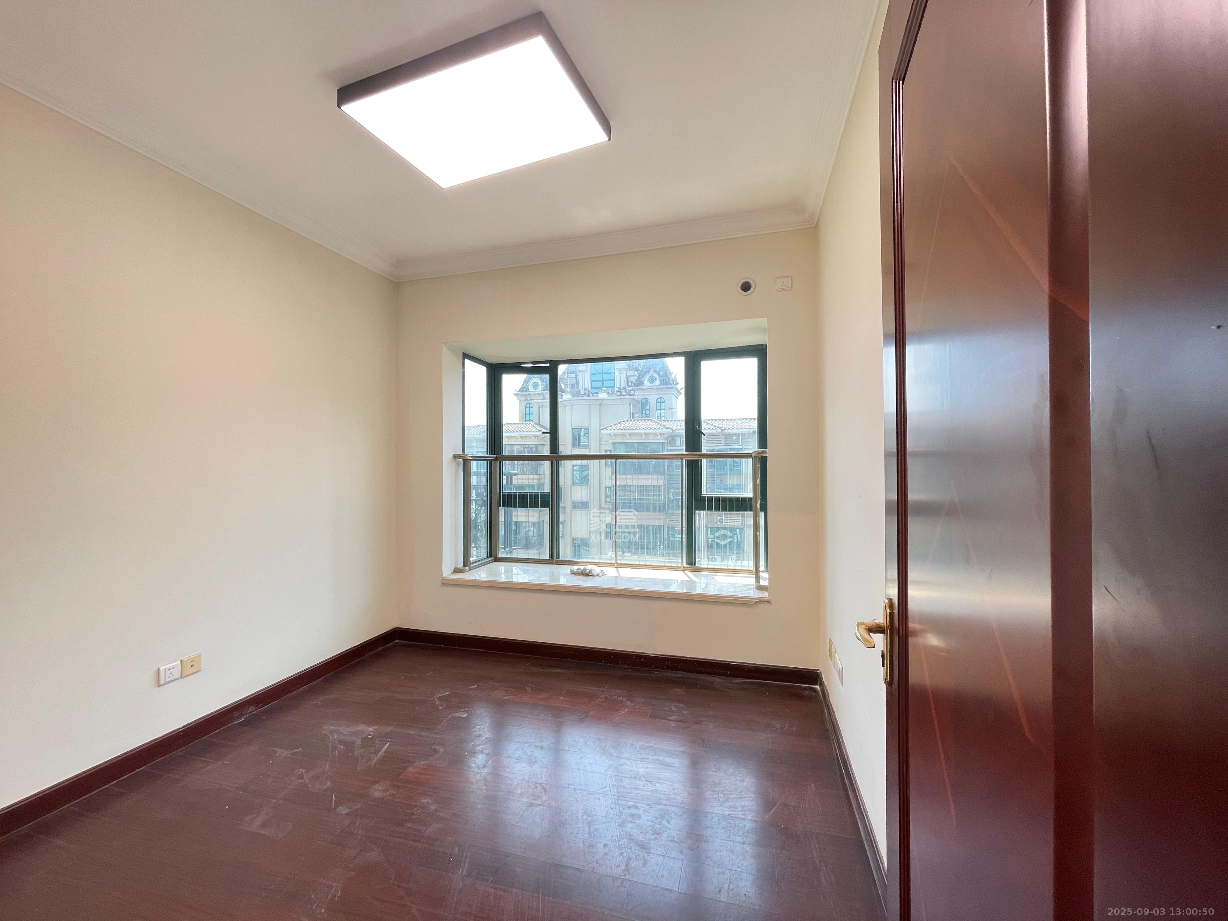 恒大名都  3室2厅1卫    1500.0元/月 恒大名都  3室2厅1卫    1500.0元/月室内图