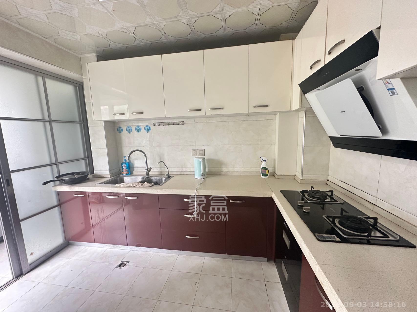 丽发新城  1室2厅2卫    2000.0元/月室内图