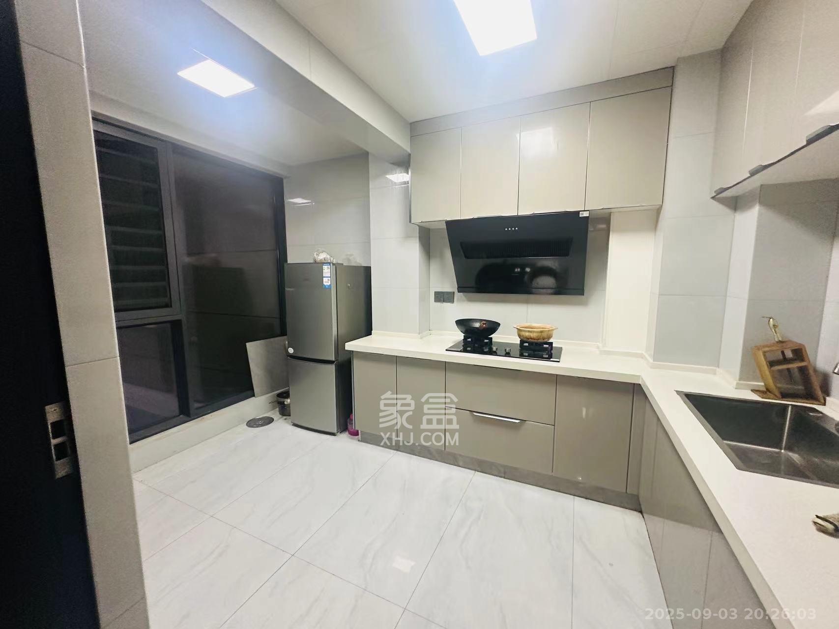 国欣向荣府  4室2厅2卫    3300.0元/月室内图