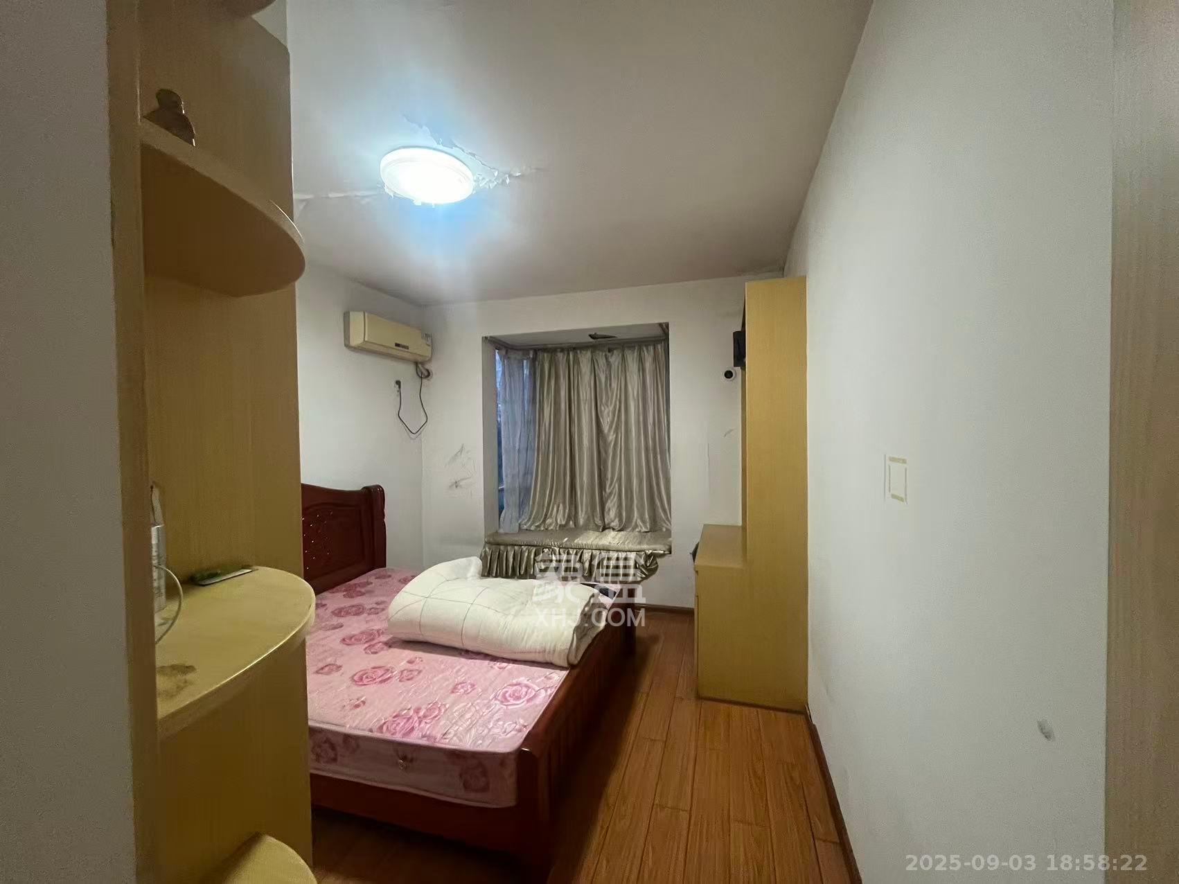 汇都公寓 3室2厅2卫 2400.0元/月 汇都公寓 3室2厅2卫 2400.0元/月室内图