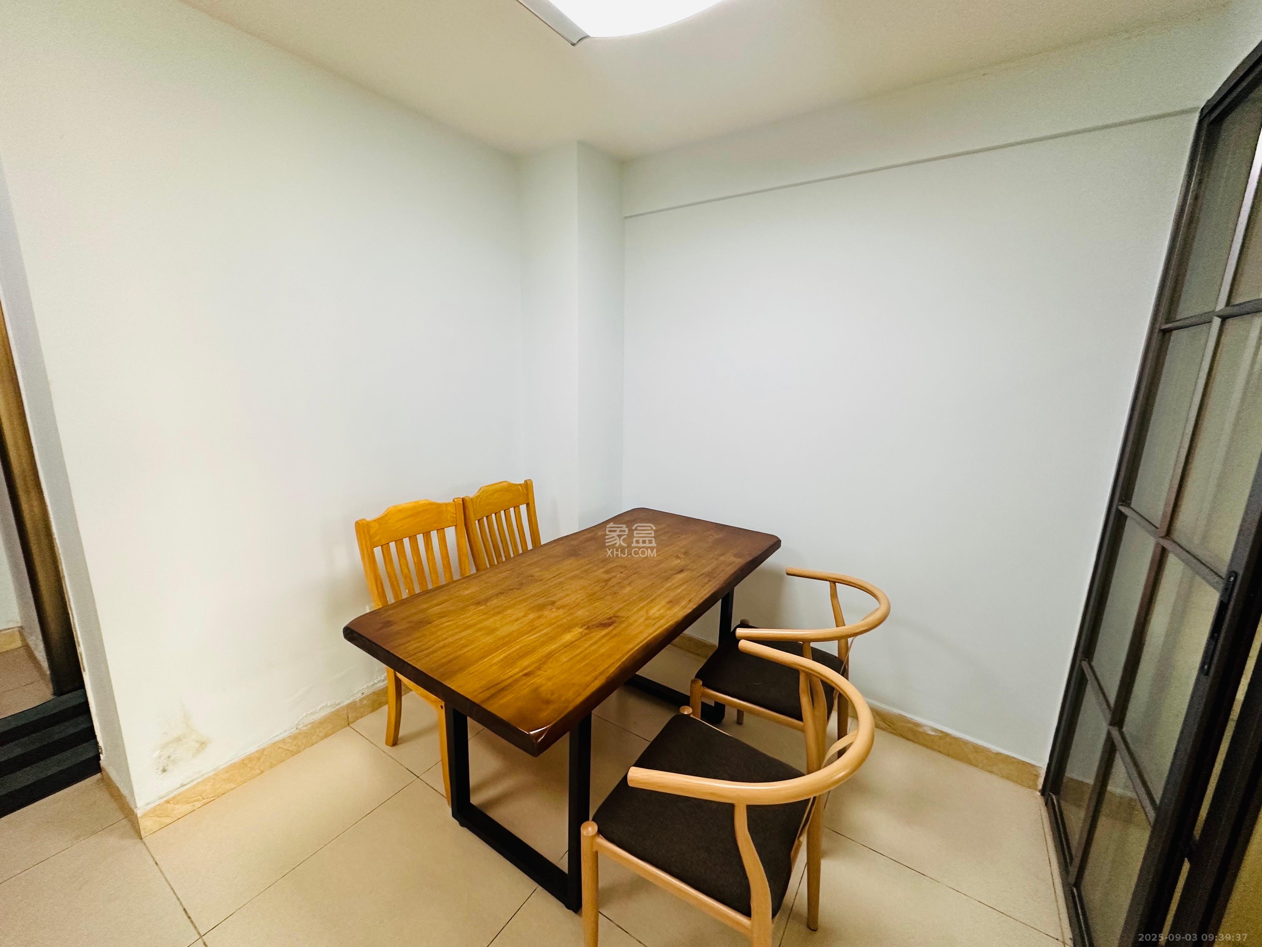 钱隆樽品(一、二、三期)  3室2厅1卫    2000.0元/月室内图