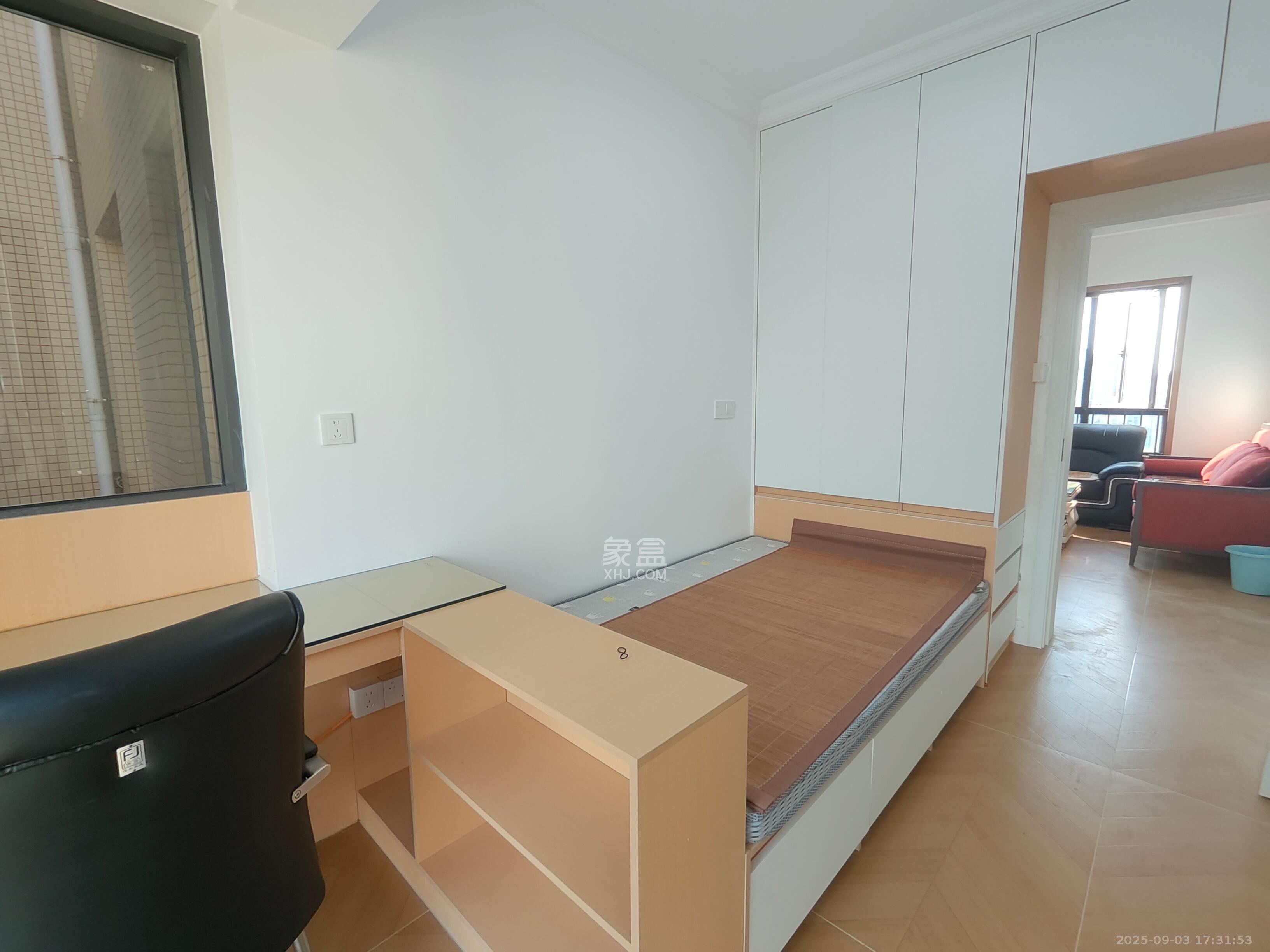 叠彩兰亭  3室2厅2卫    2650.0元/月室内图