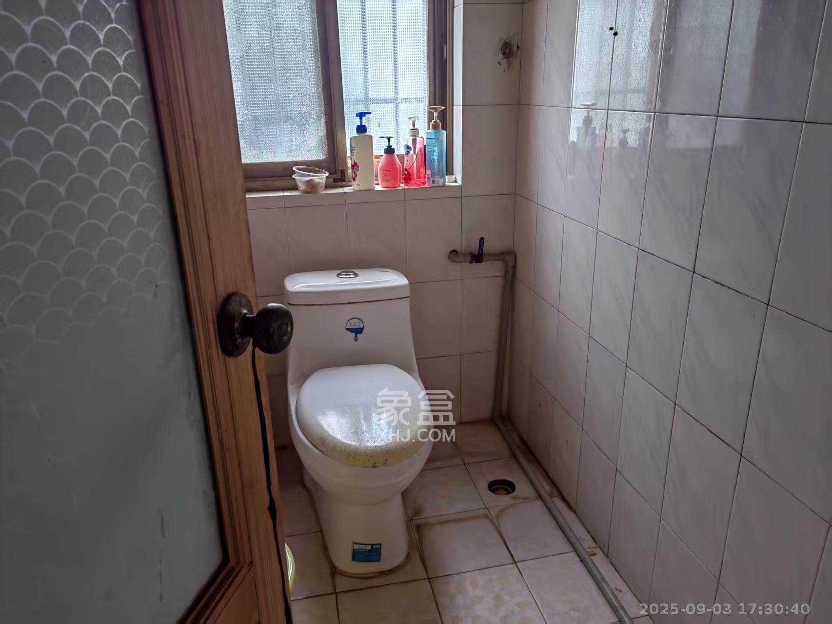 中南石油局宿舍  2室2厅1卫    2300.0元/月室内图