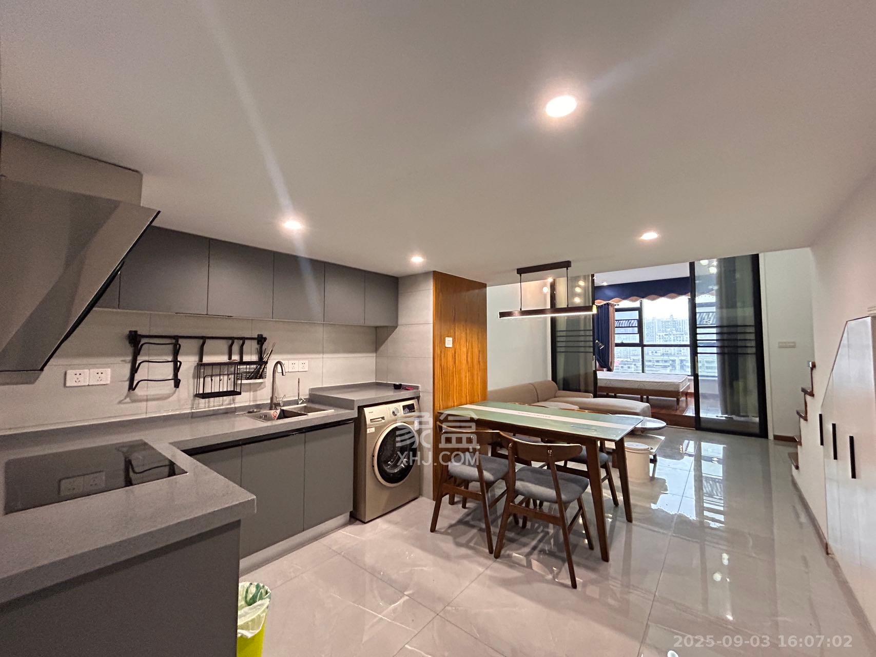 荣悦台 2室1厅1卫 2800.0元/月 荣悦台 2室1厅1卫 2800.0元/月室内图