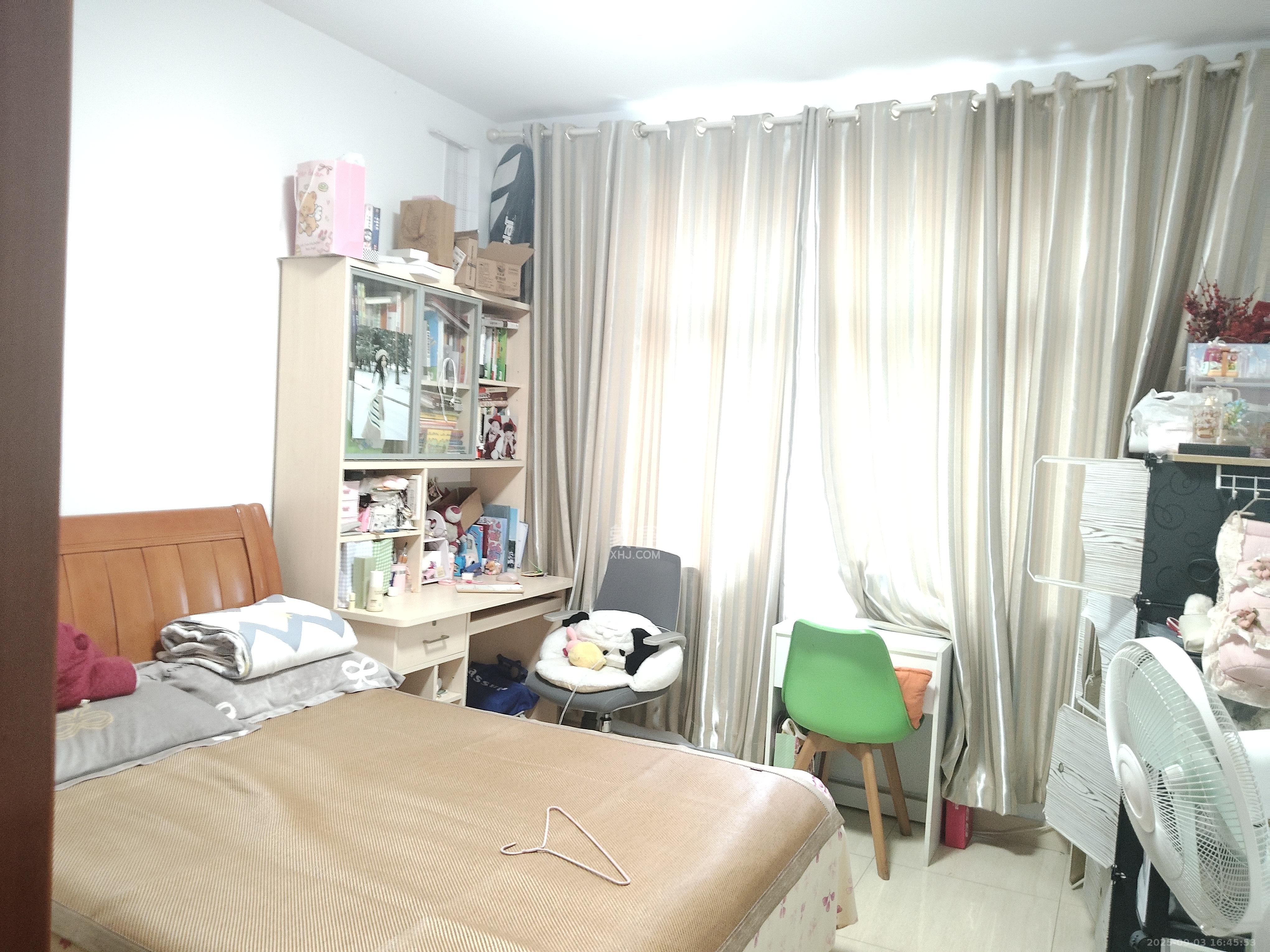 山水湾  3室2厅2卫   2300.00元/月室内图
