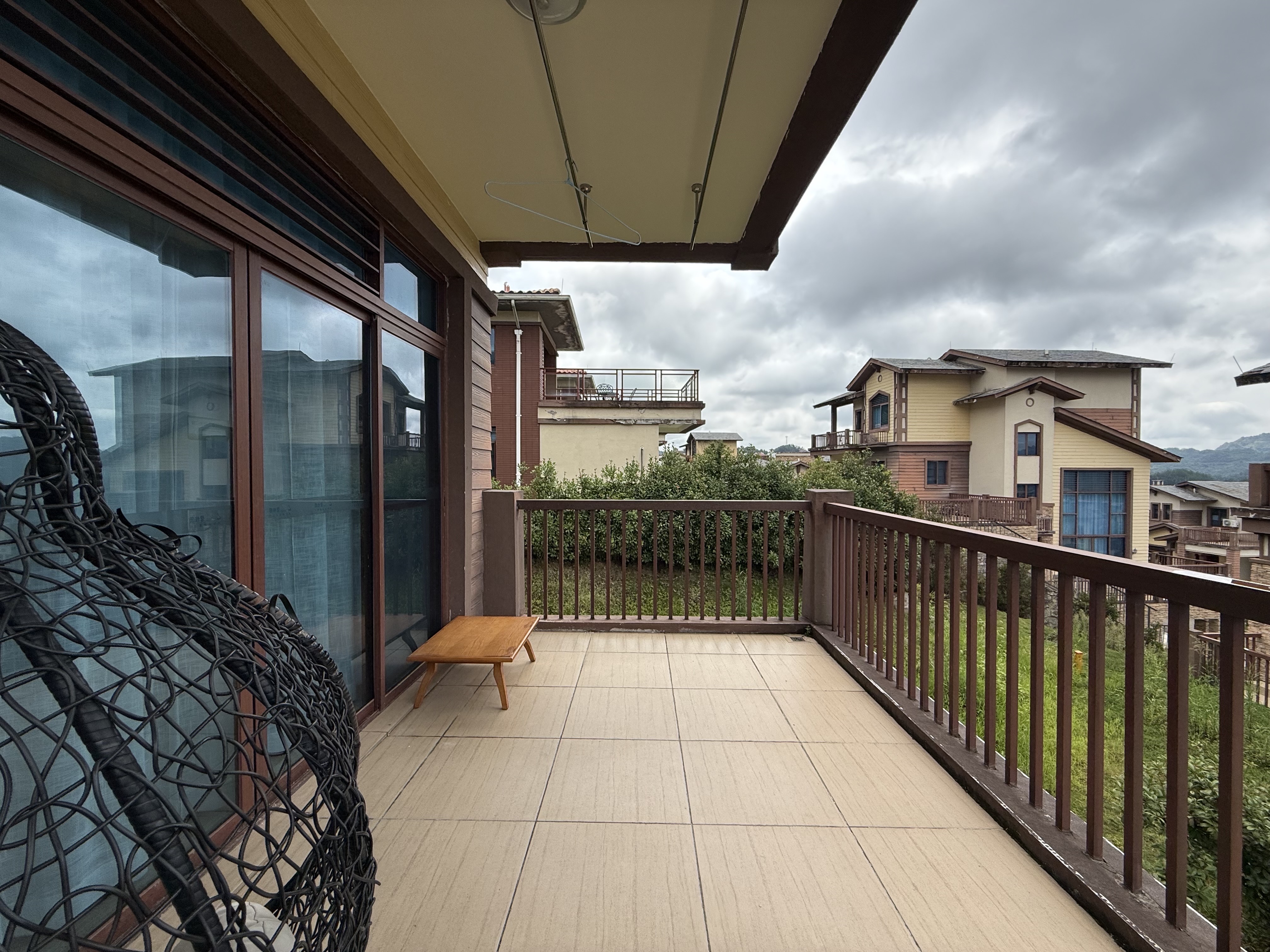 碧桂园 6室2厅3卫 158.0万 碧桂园 6室2厅3卫 158.0万客厅