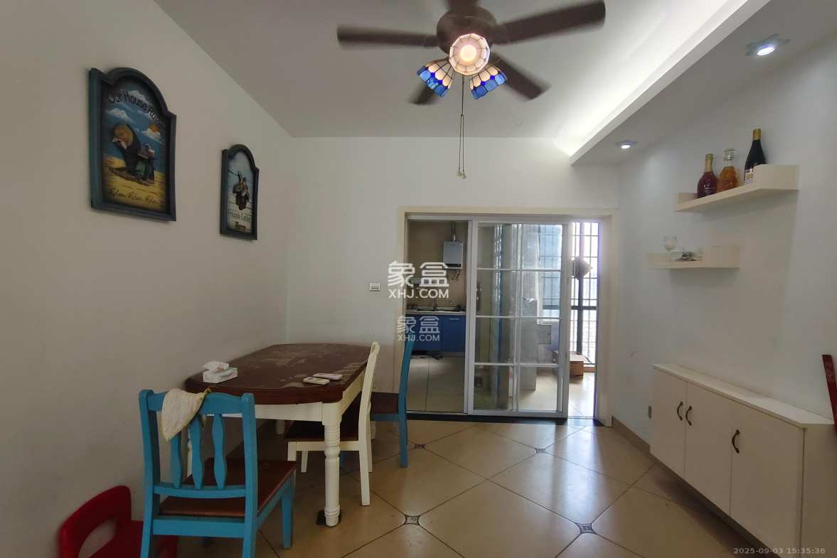 九华新城 3室2厅1卫 1500.0元/月 九华新城 3室2厅1卫 1500.0元/月室内图