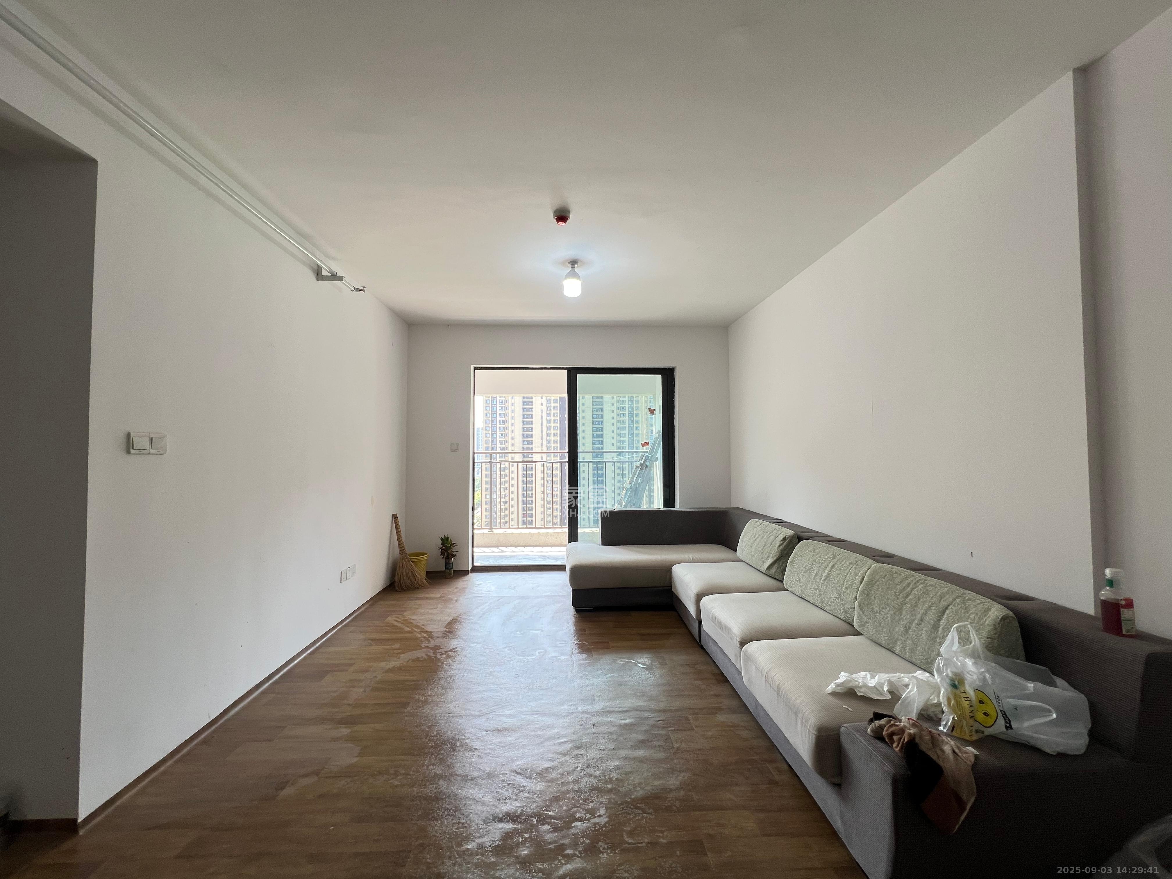 阳光城尚东湾嘉林苑 3室2厅2卫 2200.0元/月 阳光城尚东湾嘉林苑 3室2厅2卫 2200.0元/月室内图